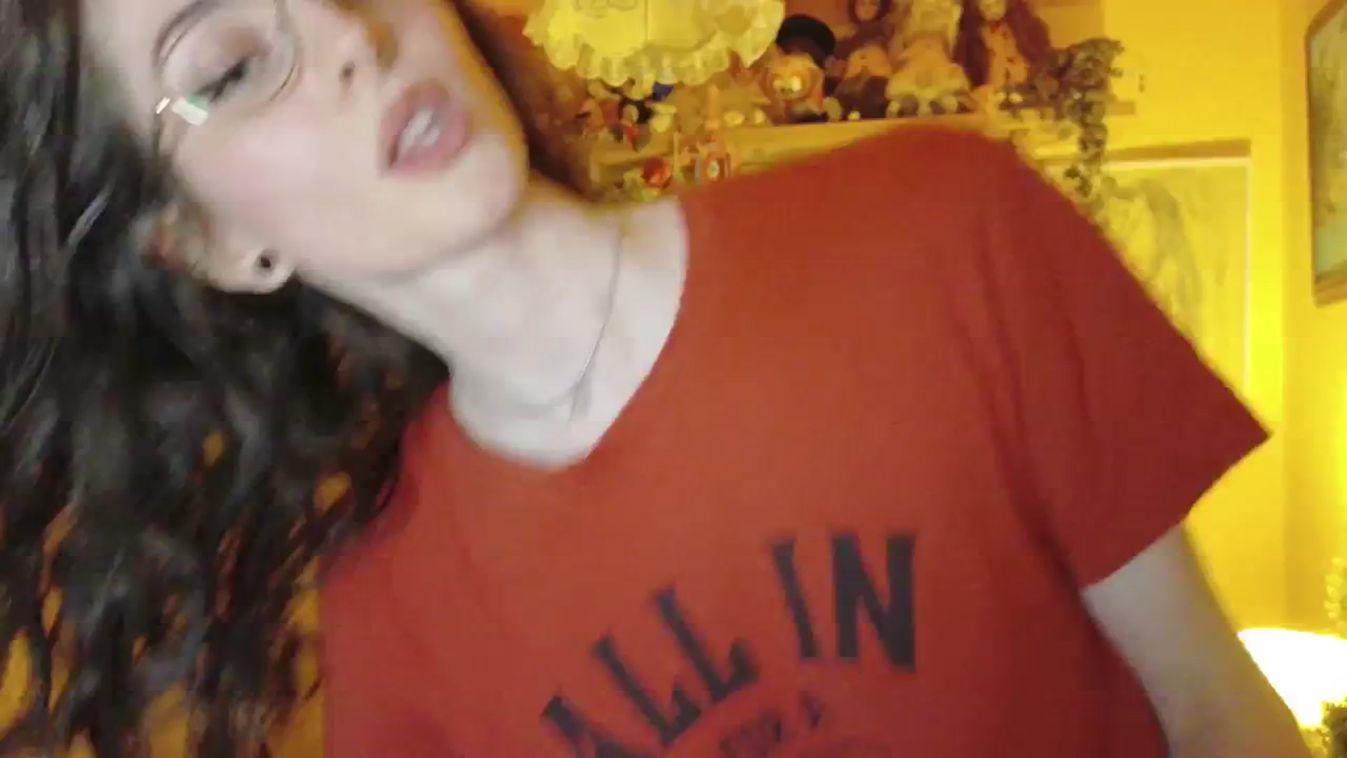 Gallery image thumbnail from porcelaincity's myfreecams stream on, 06/27/2025, 22:54 image 14 of 20