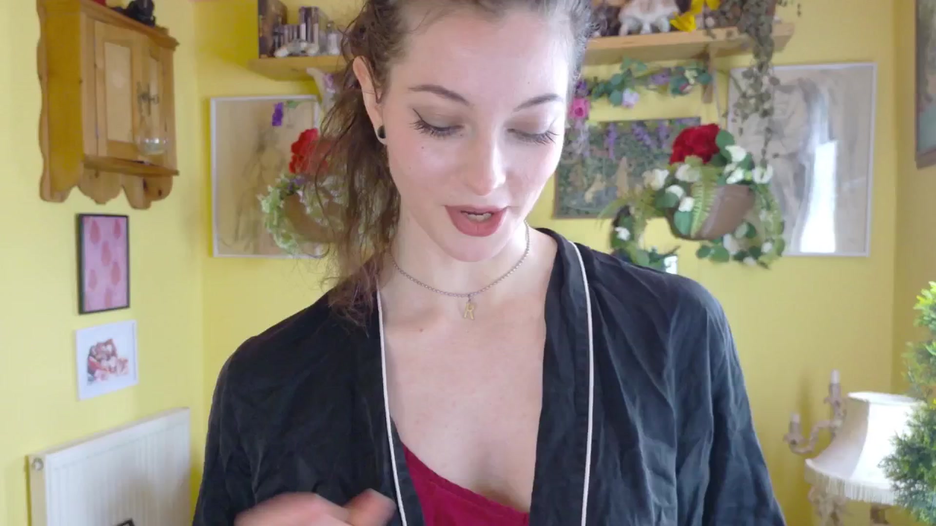 Gallery image thumbnail from porcelaincity's myfreecams stream on, 07/01/2025, 14:38 image 12 of 20