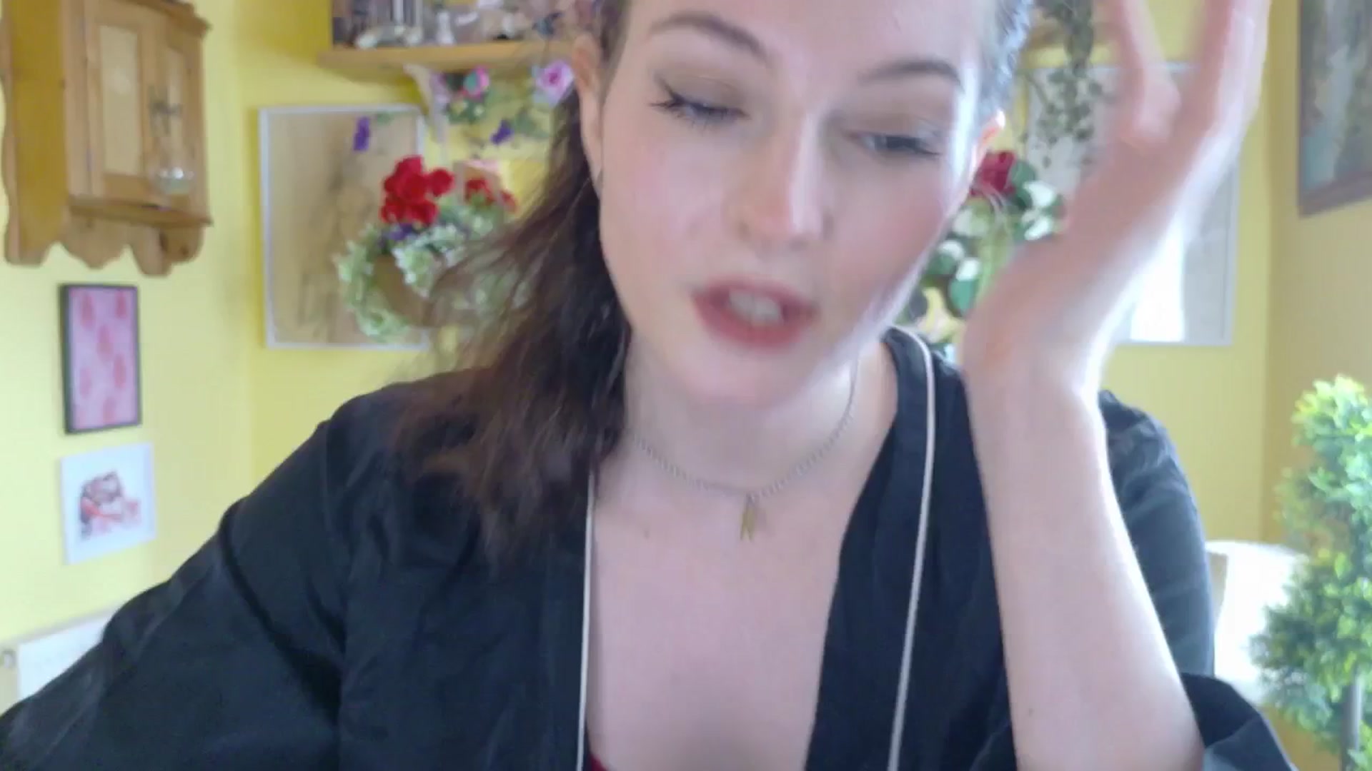 Gallery image thumbnail from porcelaincity's myfreecams stream on, 07/01/2025, 14:38 image 15 of 20