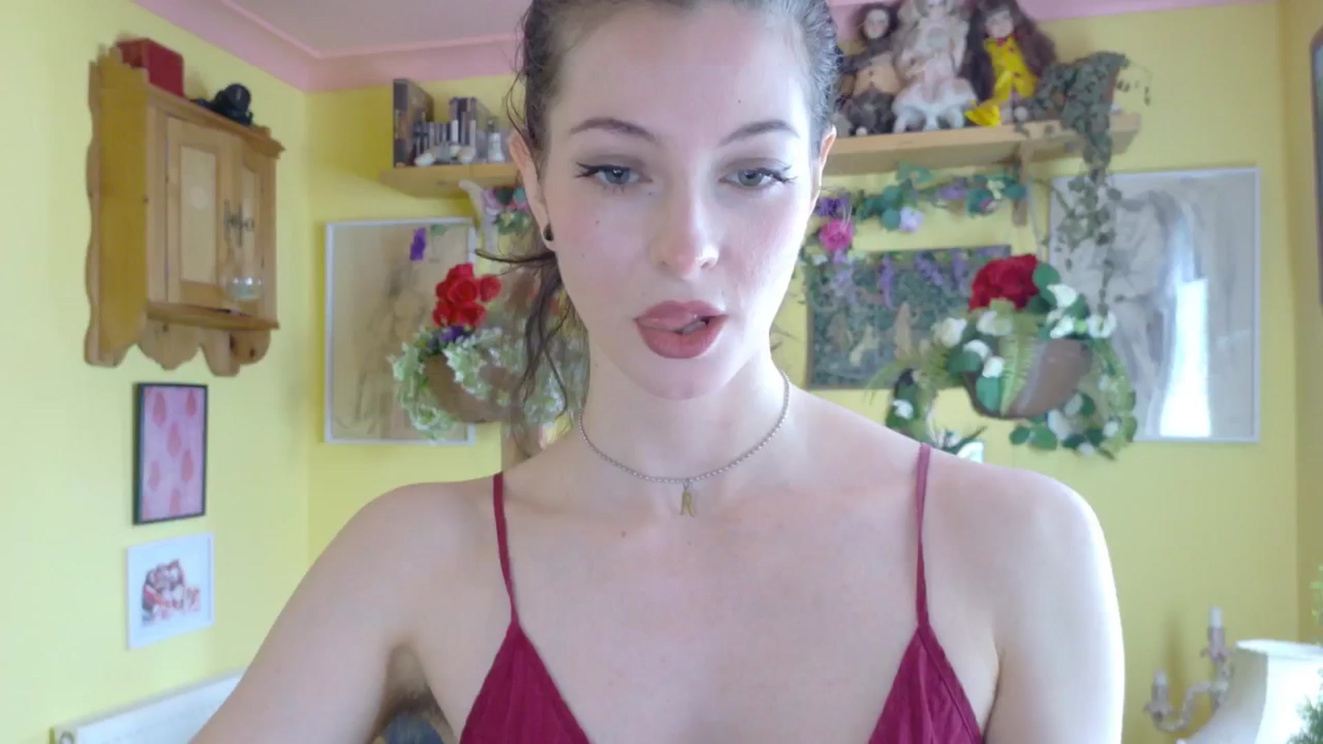 Gallery image thumbnail from porcelaincity's myfreecams stream on, 07/01/2025, 14:38 image 4 of 20