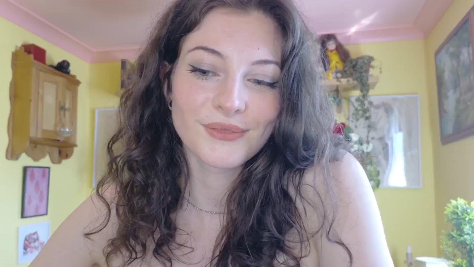 Gallery image thumbnail from porcelaincity's myfreecams stream on, 07/02/2025, 16:02 image 17 of 20