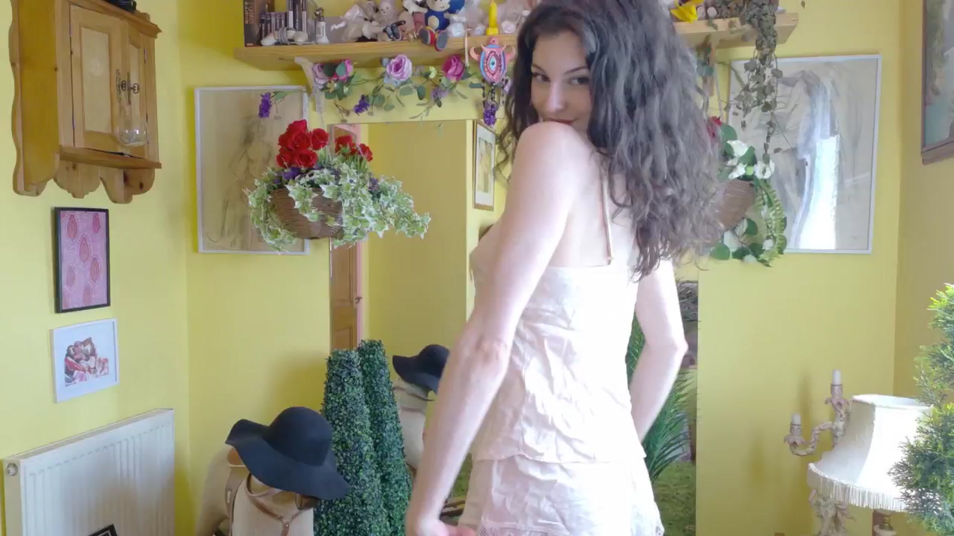 Gallery image thumbnail from porcelaincity's myfreecams stream on, 07/02/2025, 16:02 image 13 of 20