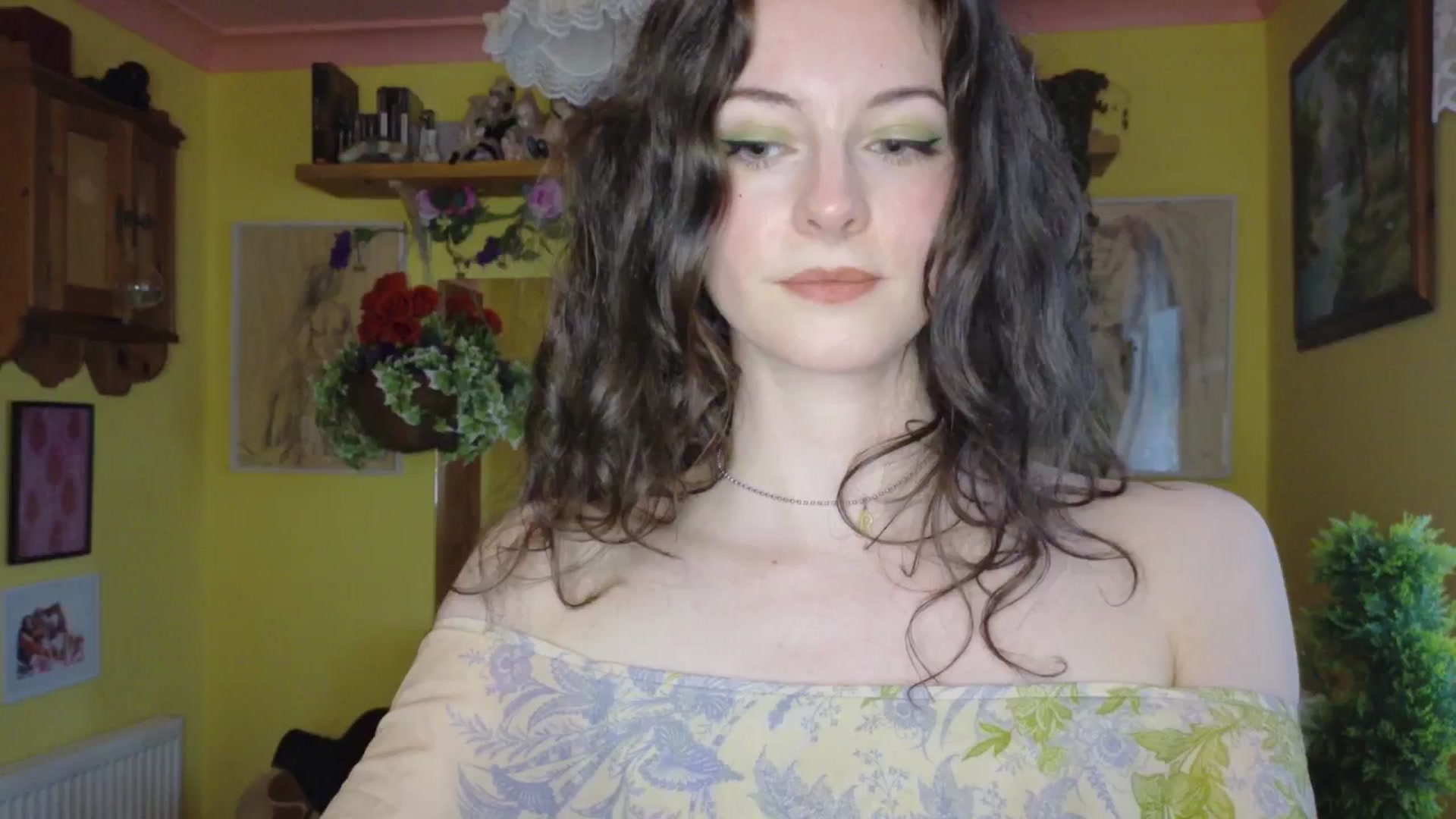 Gallery image thumbnail from porcelaincity's myfreecams stream on, 07/03/2025, 23:01 image 8 of 20