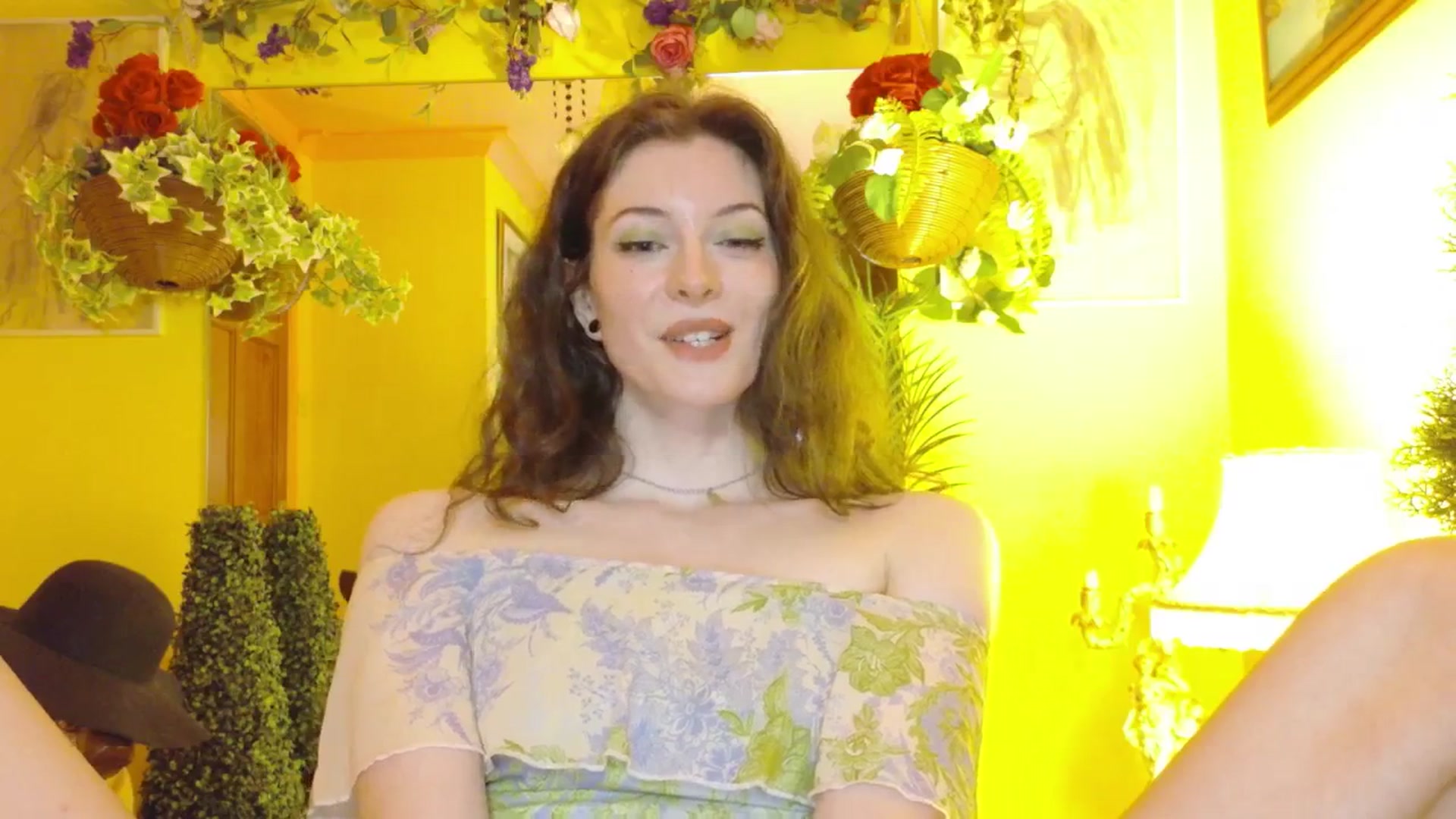 Gallery image thumbnail from porcelaincity's myfreecams stream on, 07/03/2025, 23:01 image 19 of 20
