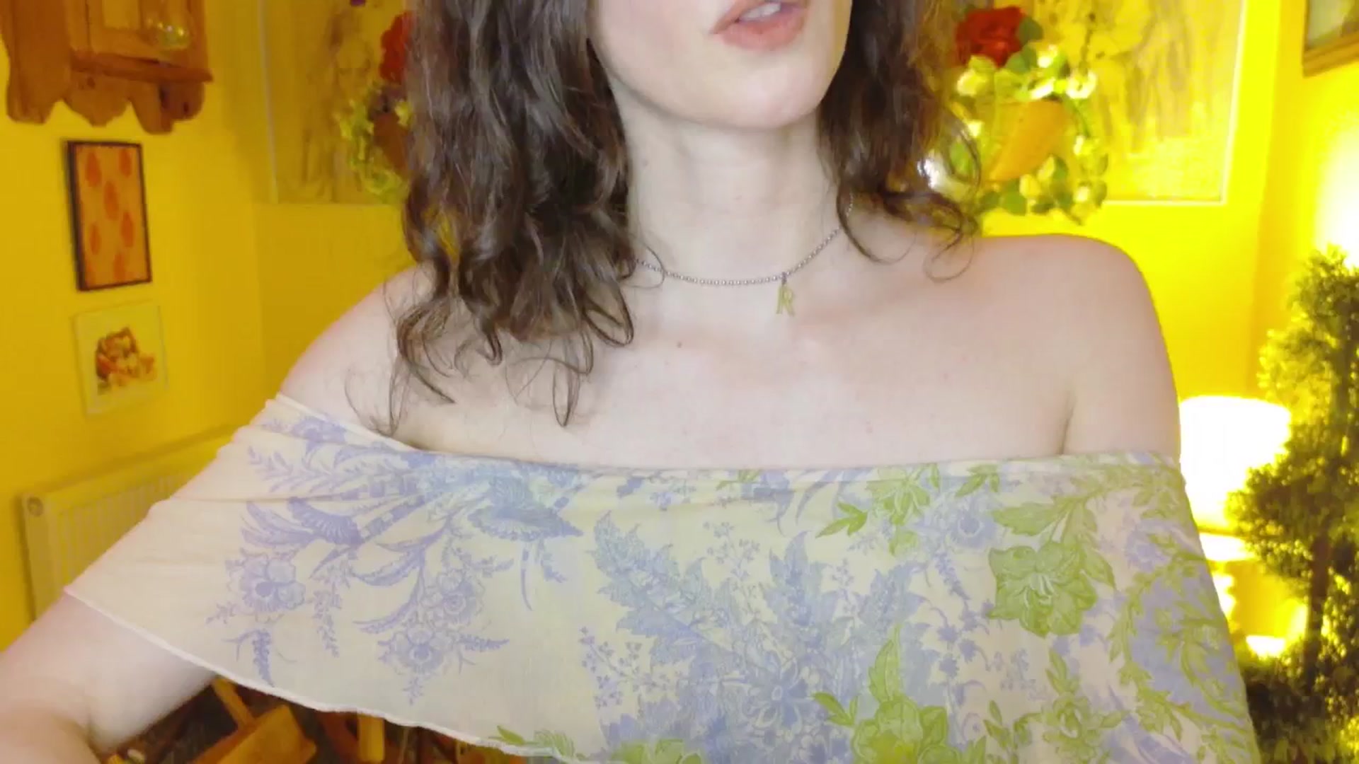 Gallery image thumbnail from porcelaincity's myfreecams stream on, 07/03/2025, 23:01 image 14 of 20