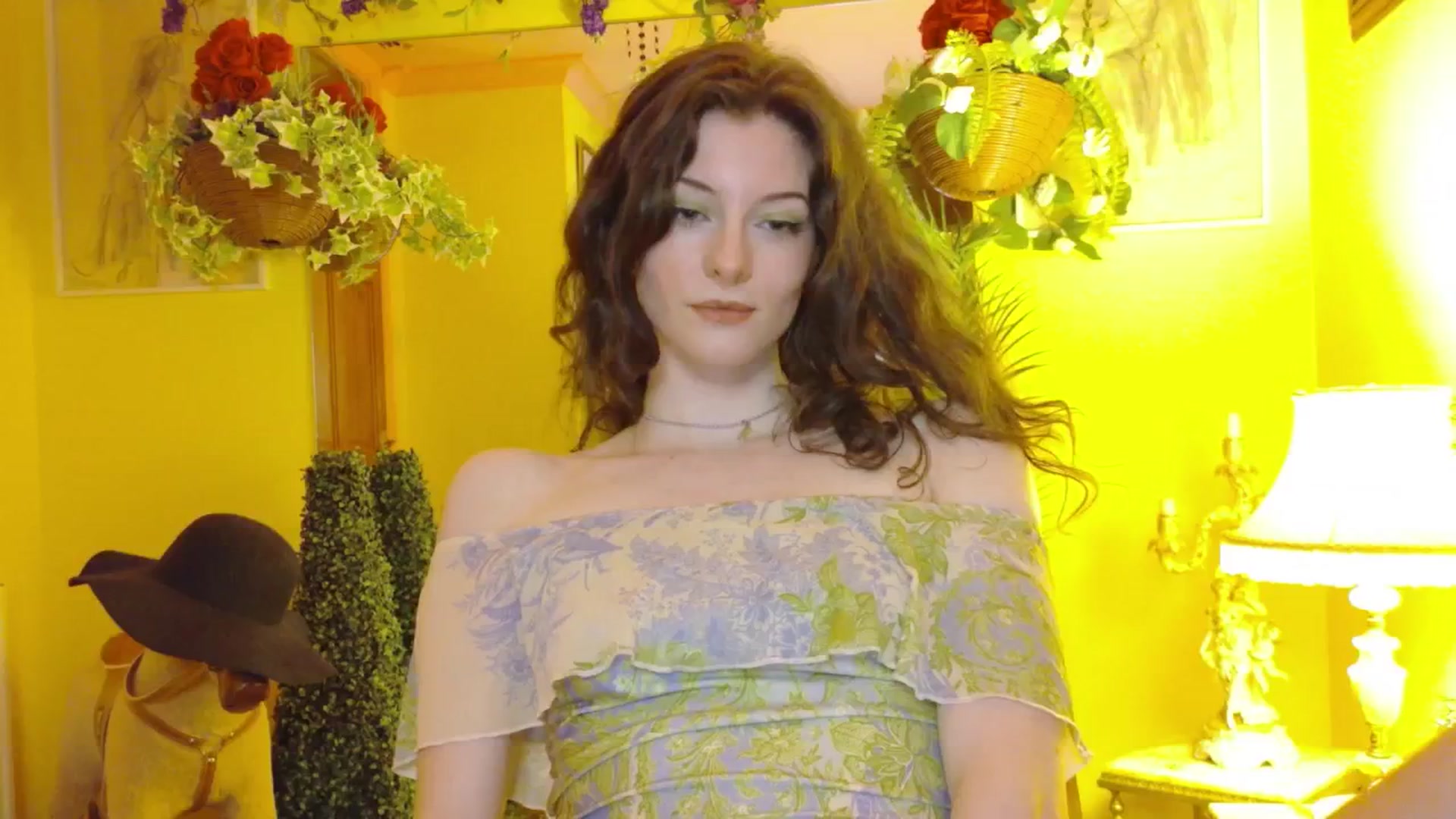 Gallery image thumbnail from porcelaincity's myfreecams stream on, 07/03/2025, 23:01 image 15 of 20
