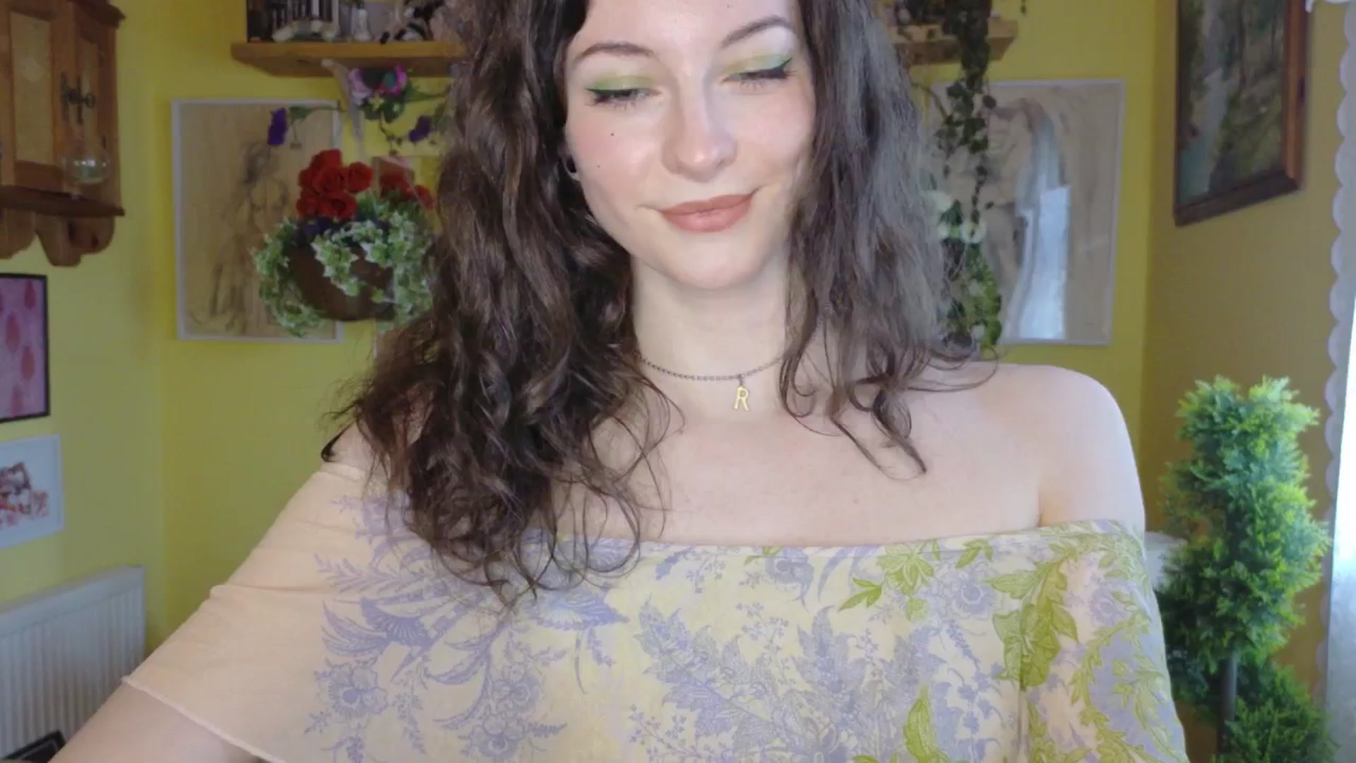 Gallery image thumbnail from porcelaincity's myfreecams stream on, 07/03/2025, 23:01 image 6 of 20