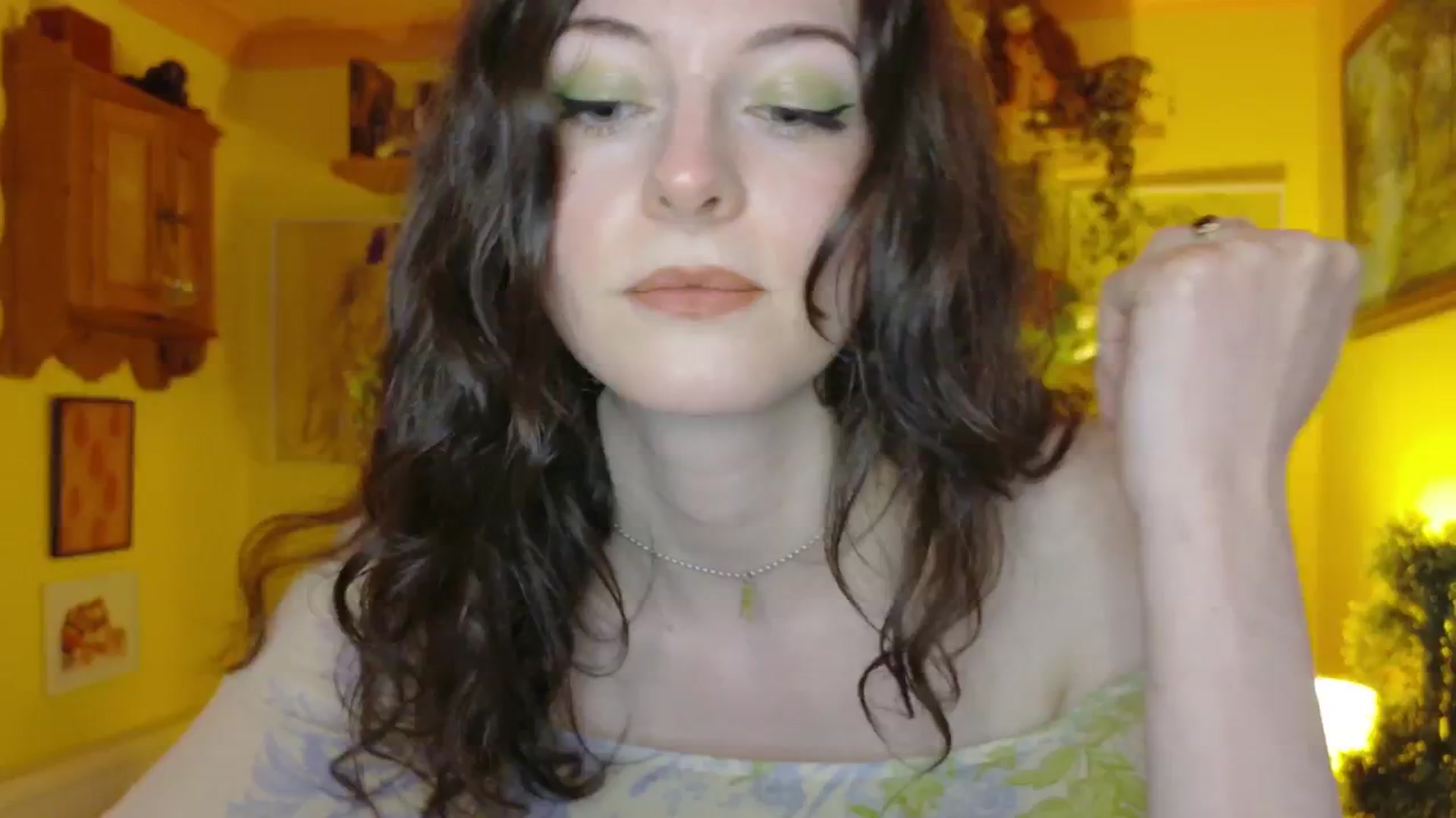 Gallery image thumbnail from porcelaincity's myfreecams stream on, 07/03/2025, 23:01 image 9 of 20