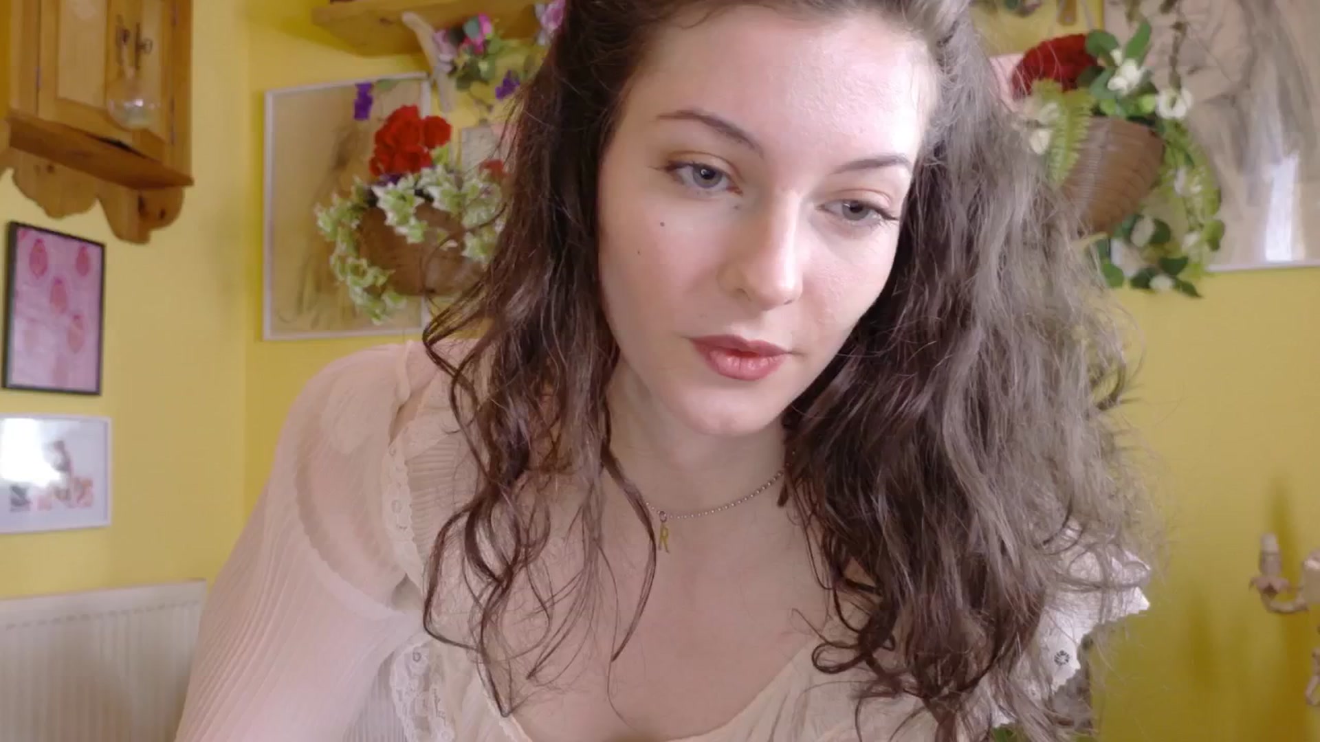 Gallery image thumbnail from porcelaincity's myfreecams stream on, 07/04/2025, 16:32 image 4 of 20