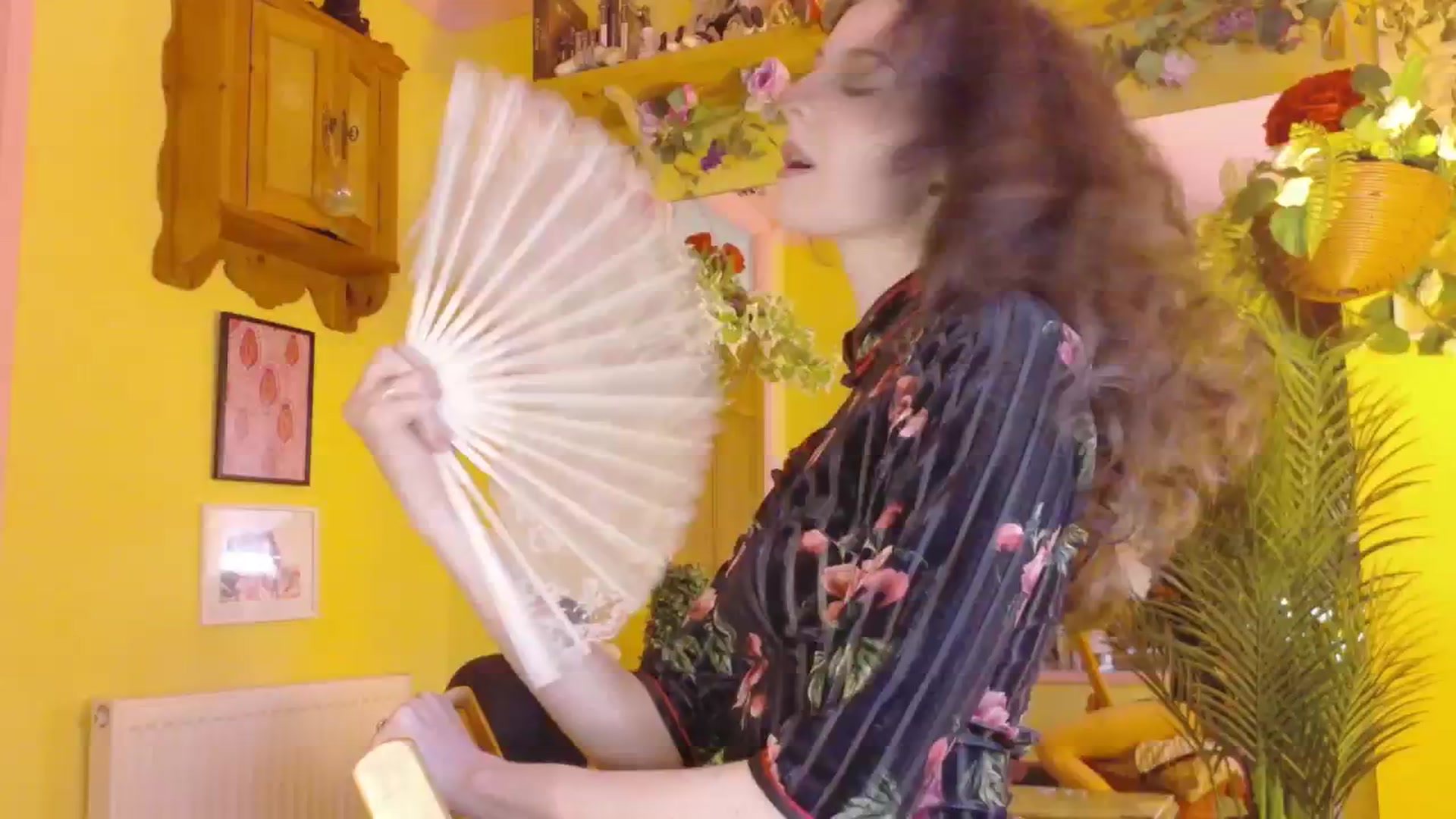 Gallery image thumbnail from porcelaincity's myfreecams stream on, 07/08/2025, 19:41 image 4 of 20