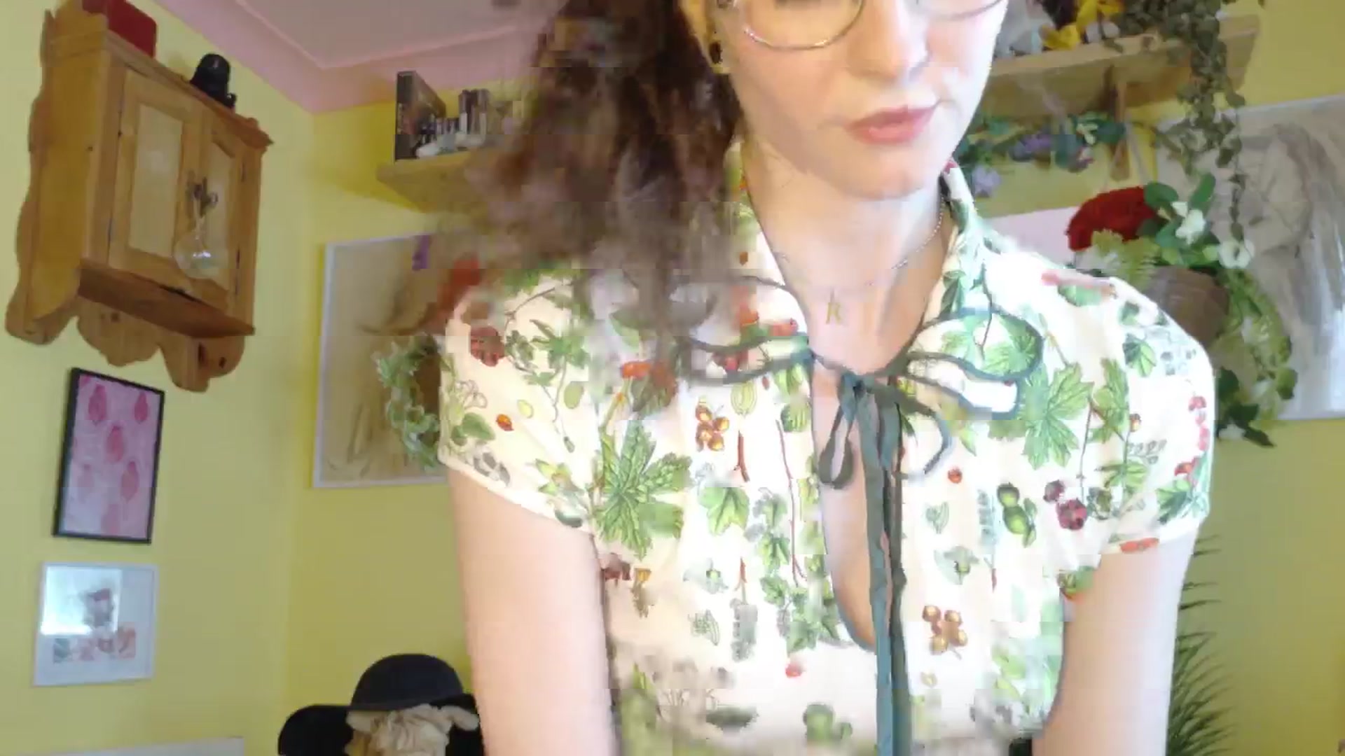 Gallery image thumbnail from porcelaincity's myfreecams stream on, 07/09/2025, 15:41 image 9 of 20