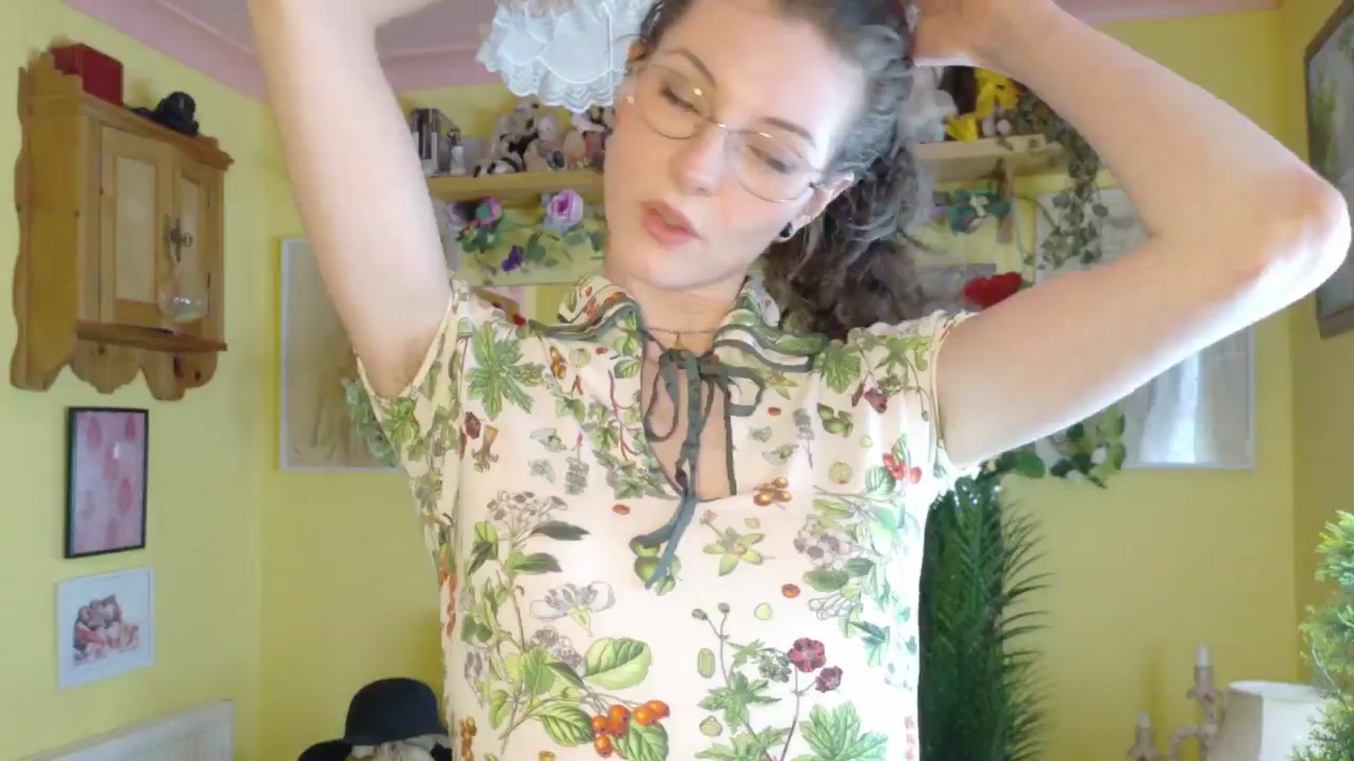 Gallery image thumbnail from porcelaincity's myfreecams stream on, 07/09/2025, 15:41 image 19 of 20