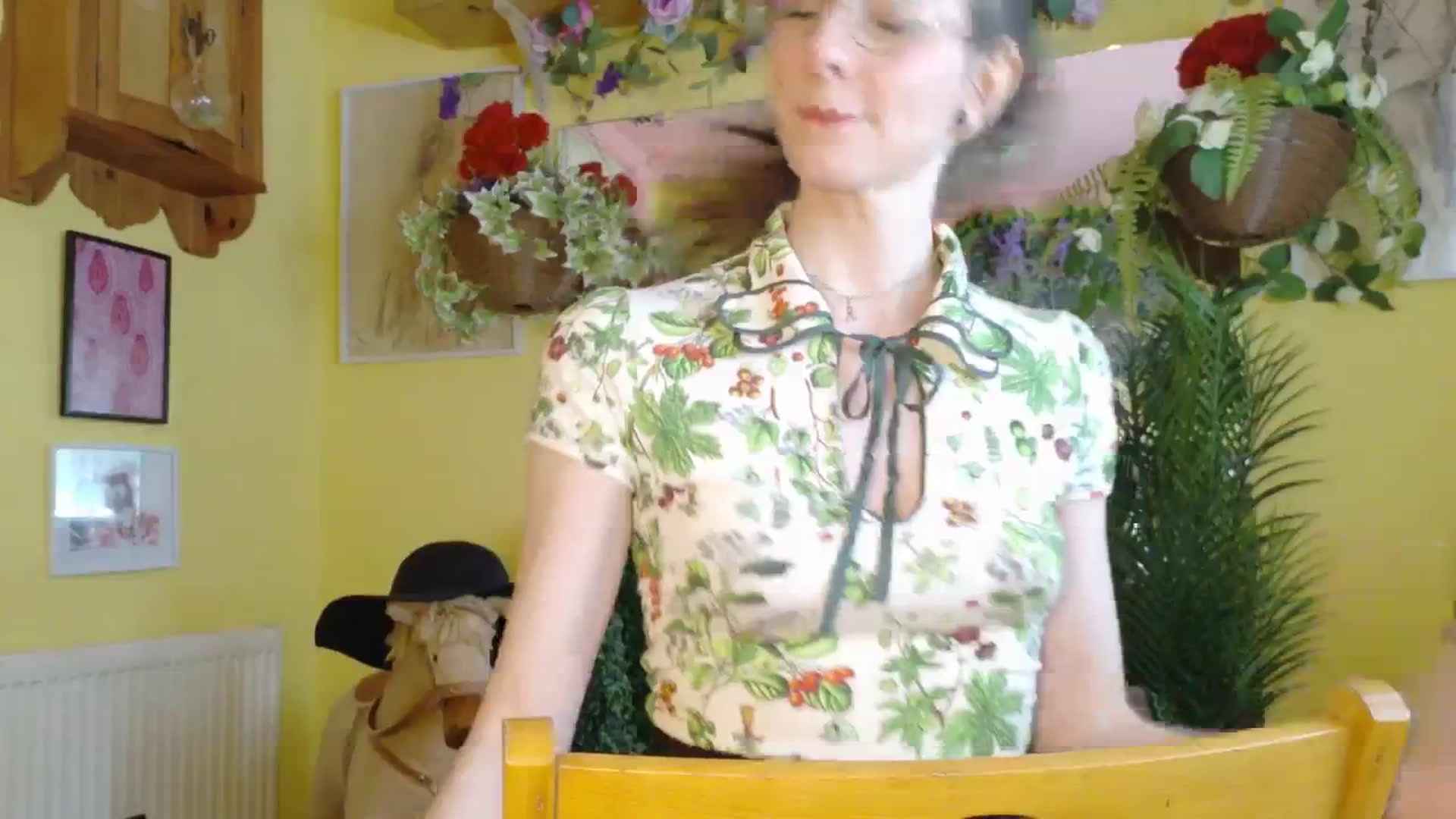 Gallery image thumbnail from porcelaincity's myfreecams stream on, 07/09/2025, 15:41 image 11 of 20