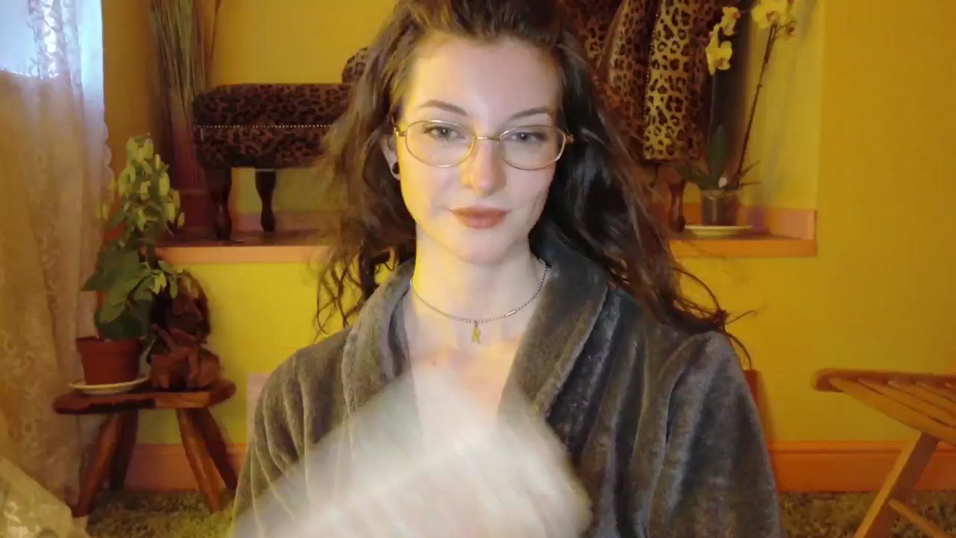 Gallery image thumbnail from porcelaincity's myfreecams stream on, 07/09/2025, 19:51 image 2 of 20