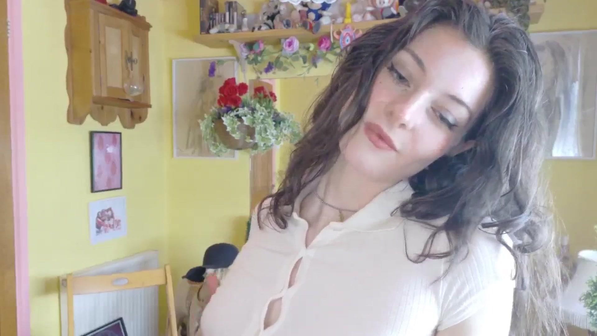 Gallery image thumbnail from porcelaincity's myfreecams stream on, 07/14/2025, 10:08 image 14 of 20