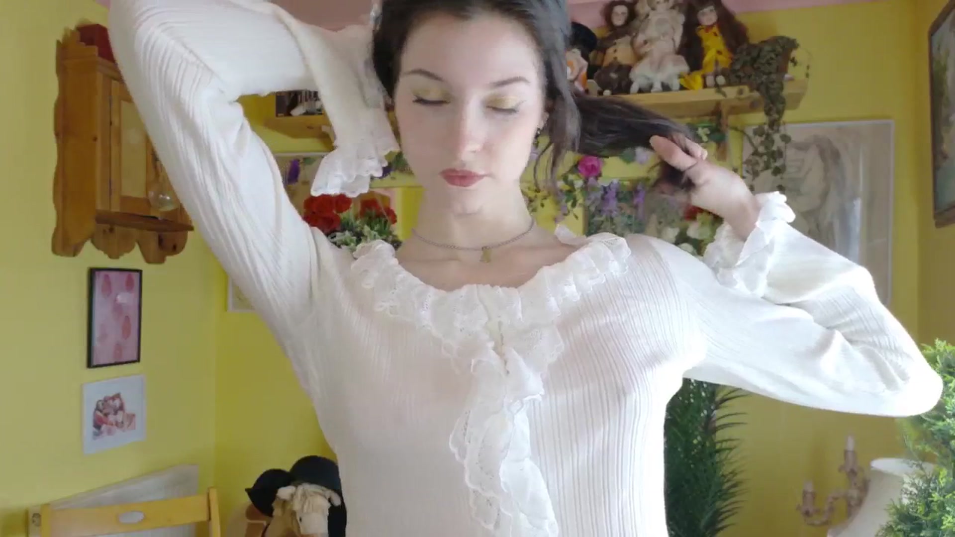 Gallery image thumbnail from porcelaincity's myfreecams stream on, 07/16/2025, 09:53 image 12 of 20