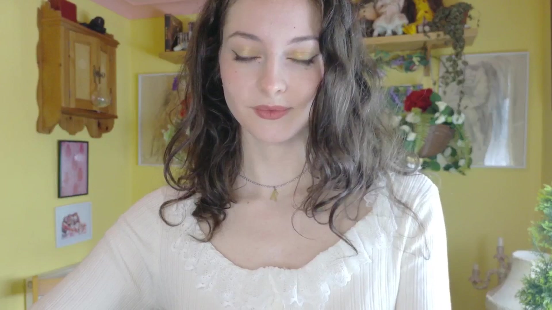 Gallery image thumbnail from porcelaincity's myfreecams stream on, 07/16/2025, 09:53 image 11 of 20