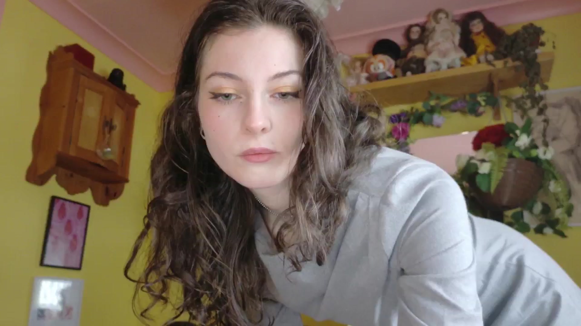 Gallery image thumbnail from porcelaincity's myfreecams stream on, 07/17/2025, 09:26 image 4 of 20