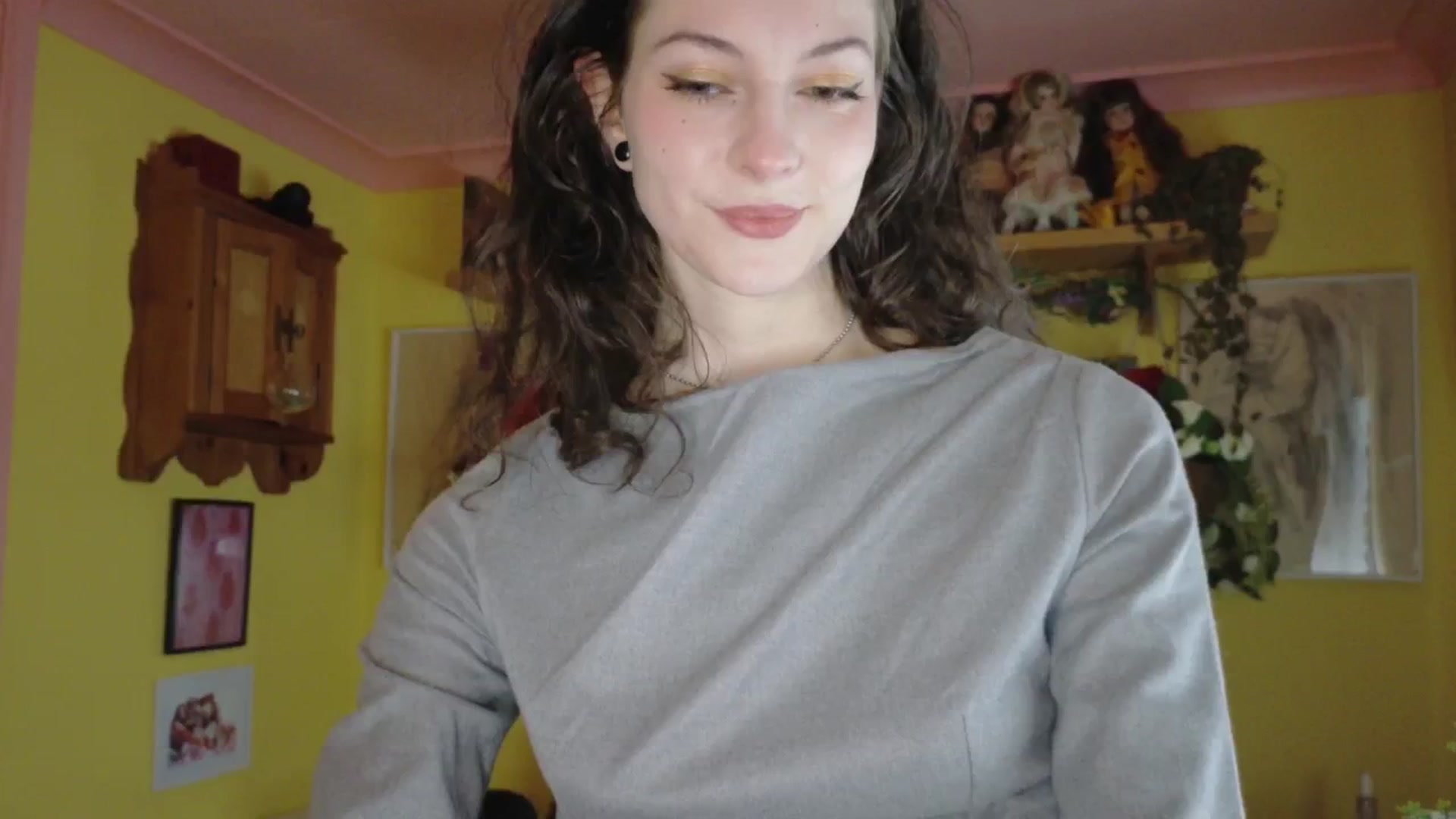 Gallery image thumbnail from porcelaincity's myfreecams stream on, 07/17/2025, 09:26 image 6 of 20