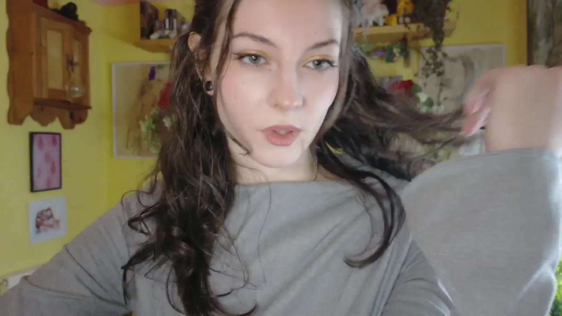 Gallery image thumbnail from porcelaincity's myfreecams stream on, 07/17/2025, 09:26 image 11 of 20