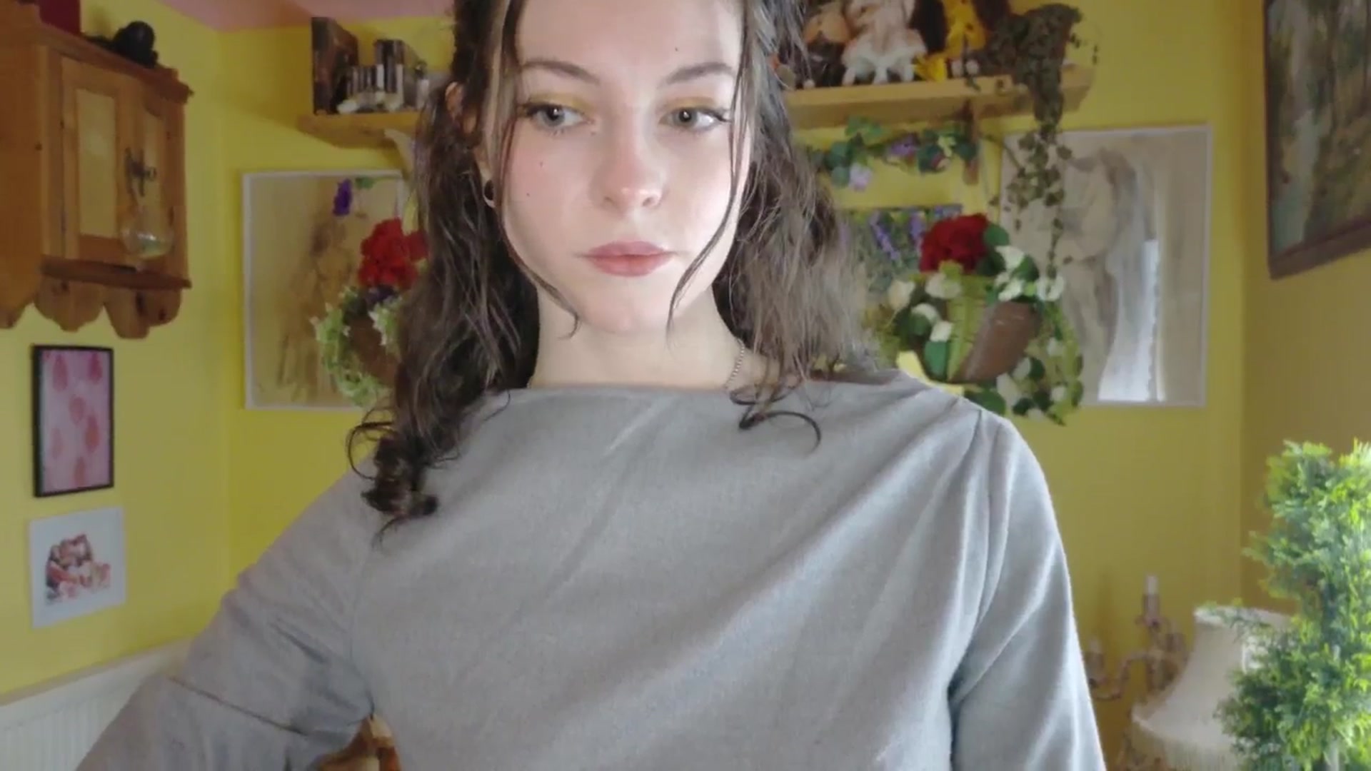 Gallery image thumbnail from porcelaincity's myfreecams stream on, 07/17/2025, 09:26 image 13 of 20