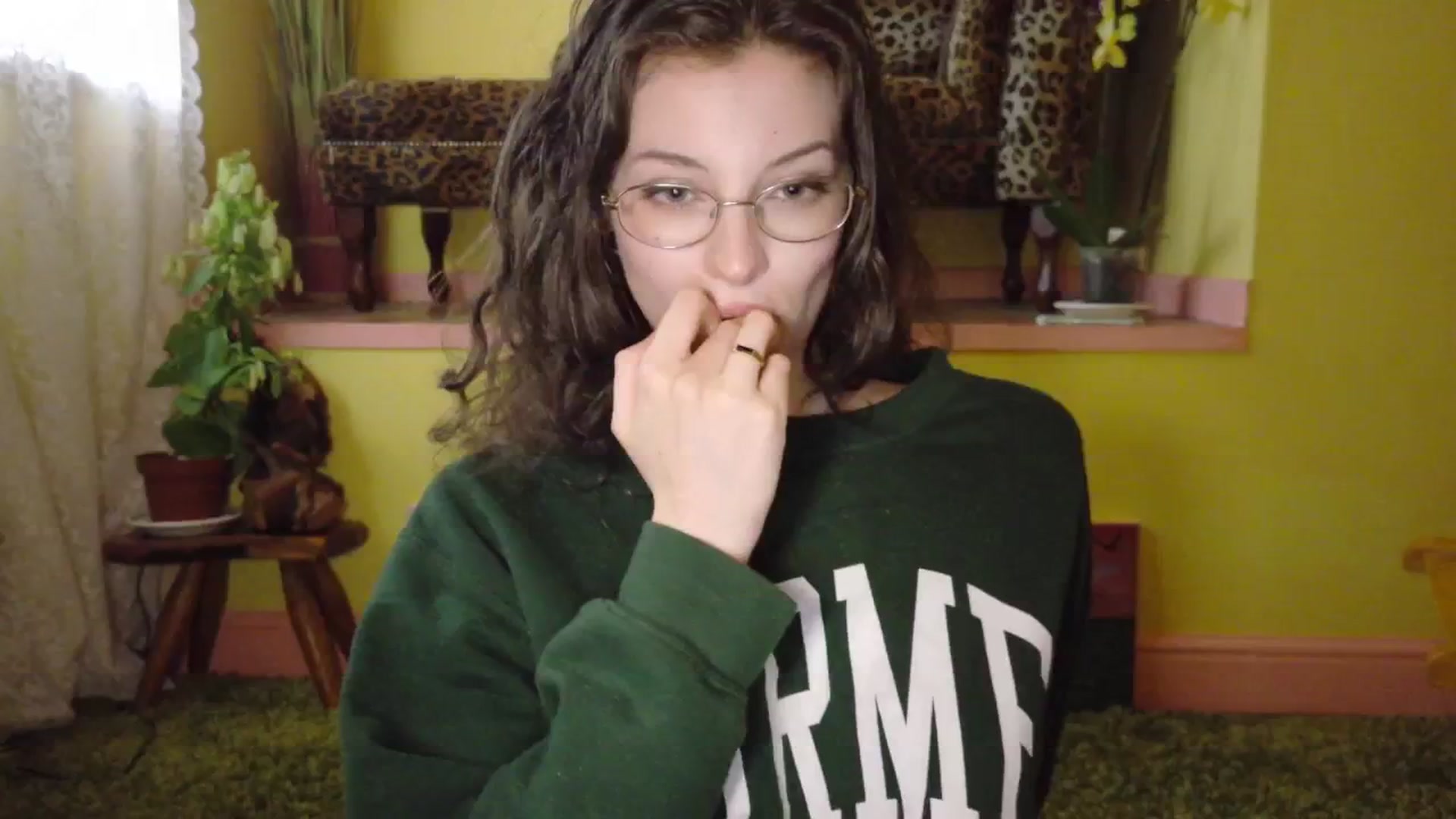 Gallery image thumbnail from porcelaincity's myfreecams stream on, 07/18/2025, 15:18 image 6 of 20