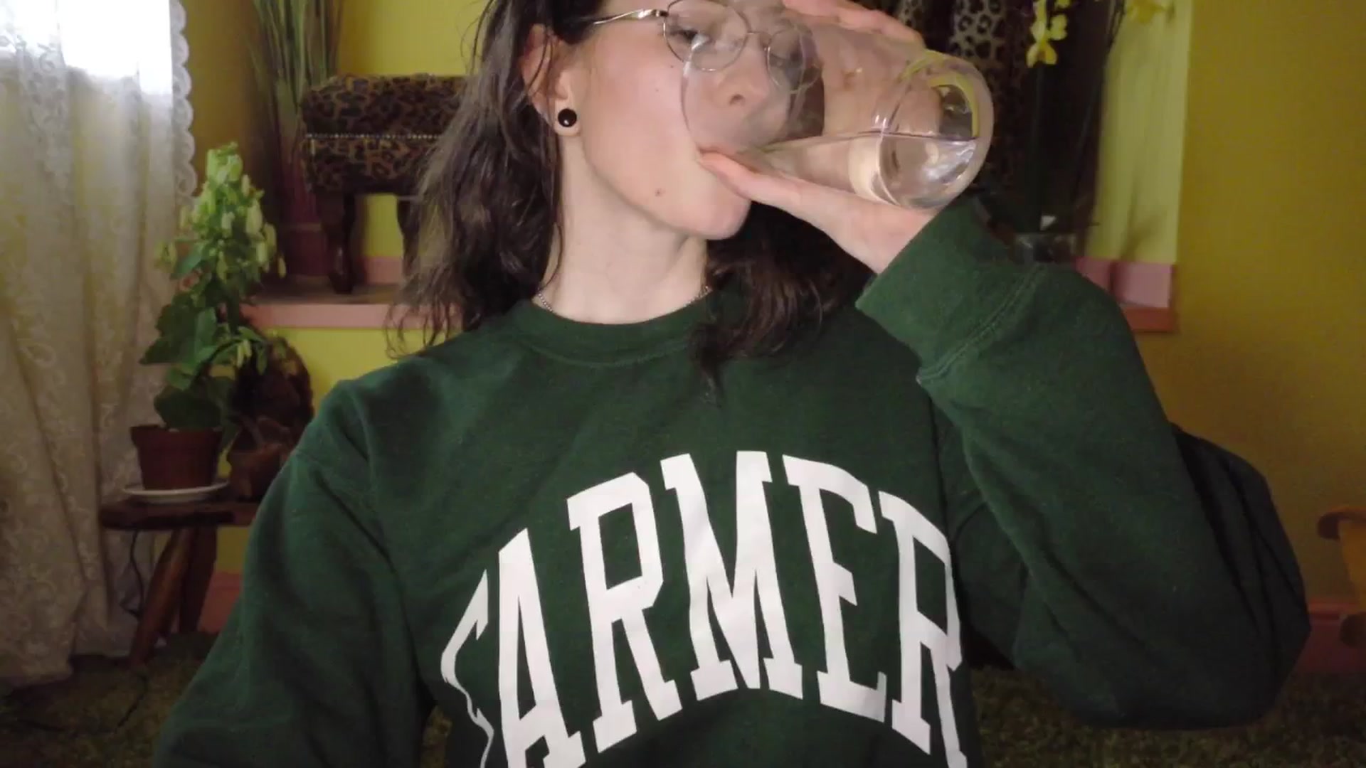 Gallery image thumbnail from porcelaincity's myfreecams stream on, 07/18/2025, 15:18 image 8 of 20