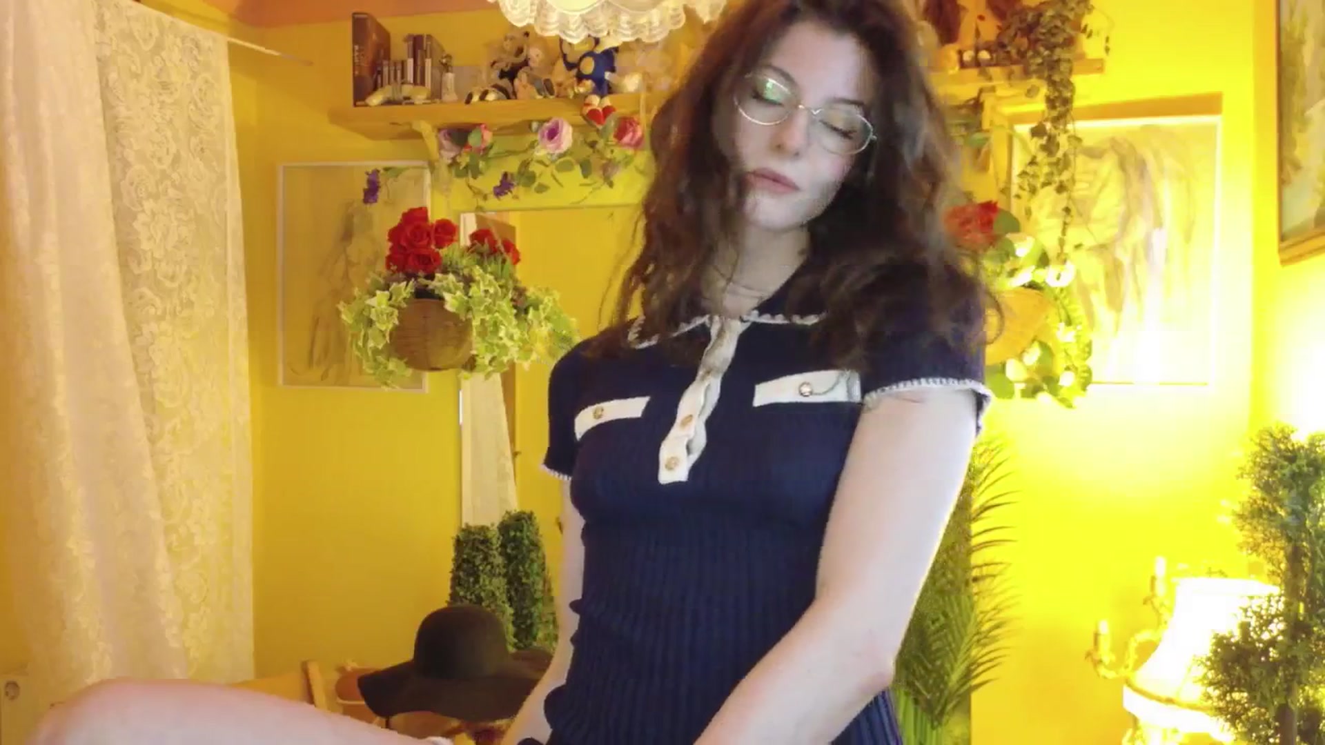 Gallery image thumbnail from porcelaincity's myfreecams stream on, 07/23/2025, 08:16 image 10 of 20