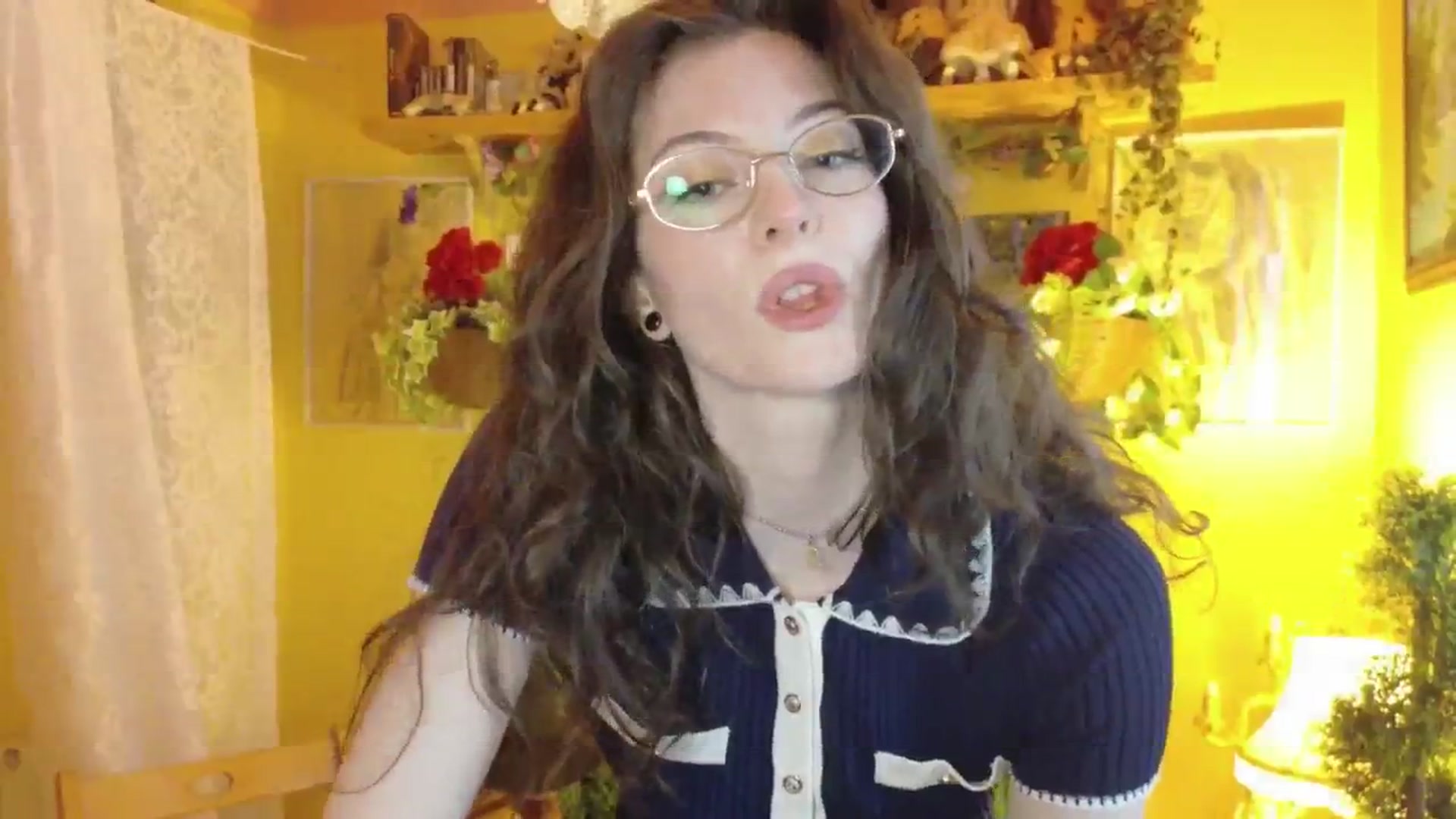 Gallery image thumbnail from porcelaincity's myfreecams stream on, 07/23/2025, 08:16 image 12 of 20
