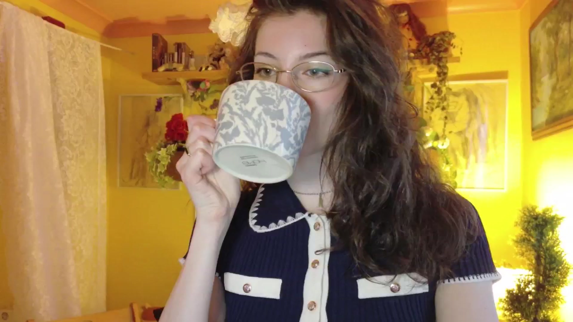 Gallery image thumbnail from porcelaincity's myfreecams stream on, 07/23/2025, 08:16 image 1 of 20