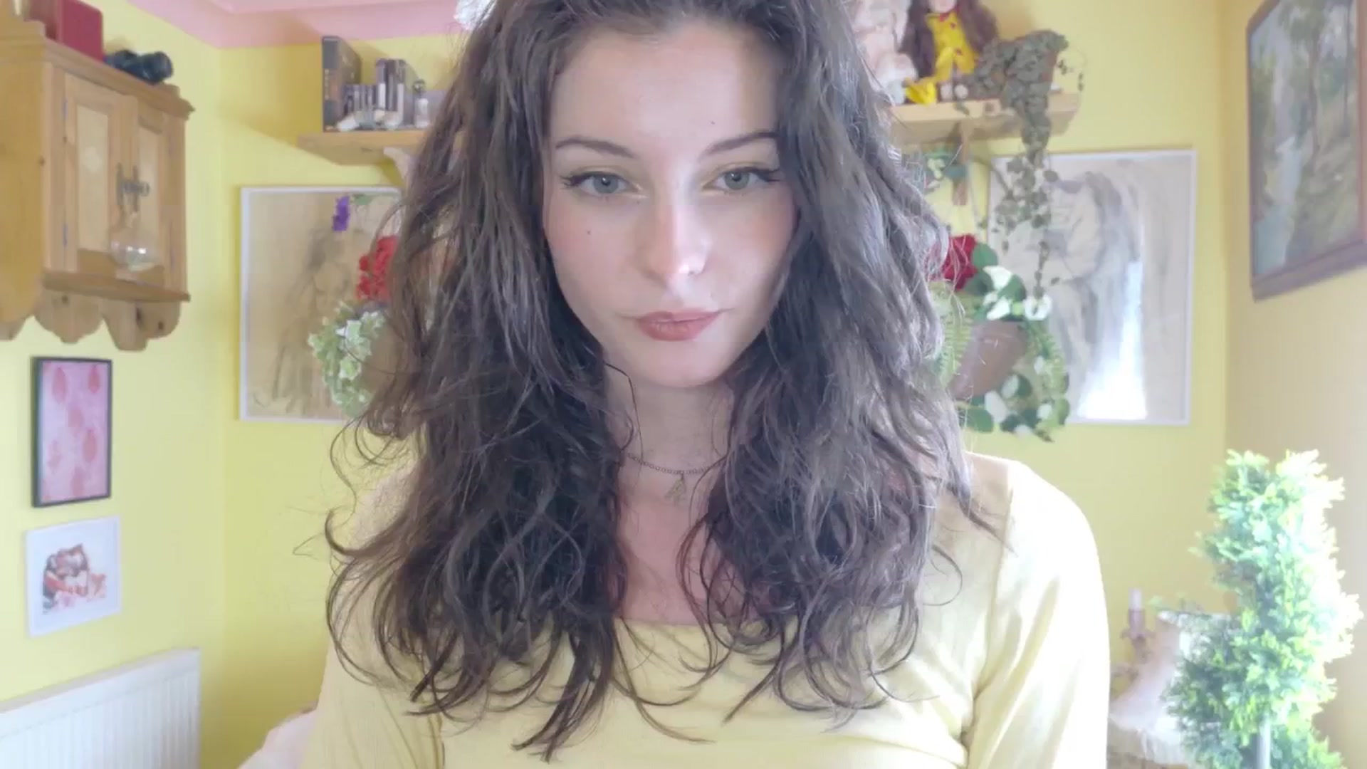 Gallery image thumbnail from porcelaincity's myfreecams stream on, 08/04/2025, 15:28 image 1 of 20