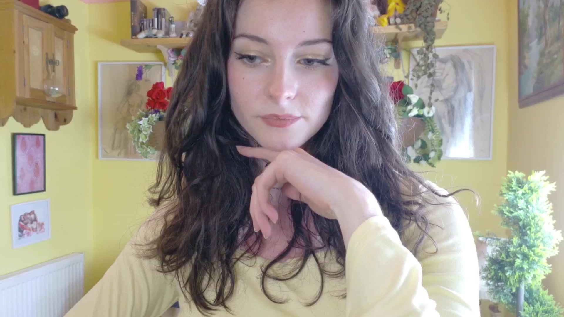 Gallery image thumbnail from porcelaincity's myfreecams stream on, 08/04/2025, 15:28 image 11 of 20