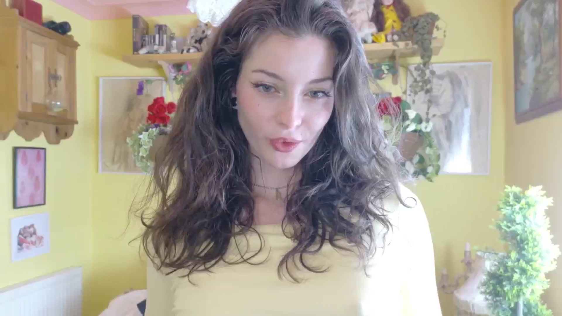Gallery image thumbnail from porcelaincity's myfreecams stream on, 08/04/2025, 15:28 image 3 of 20