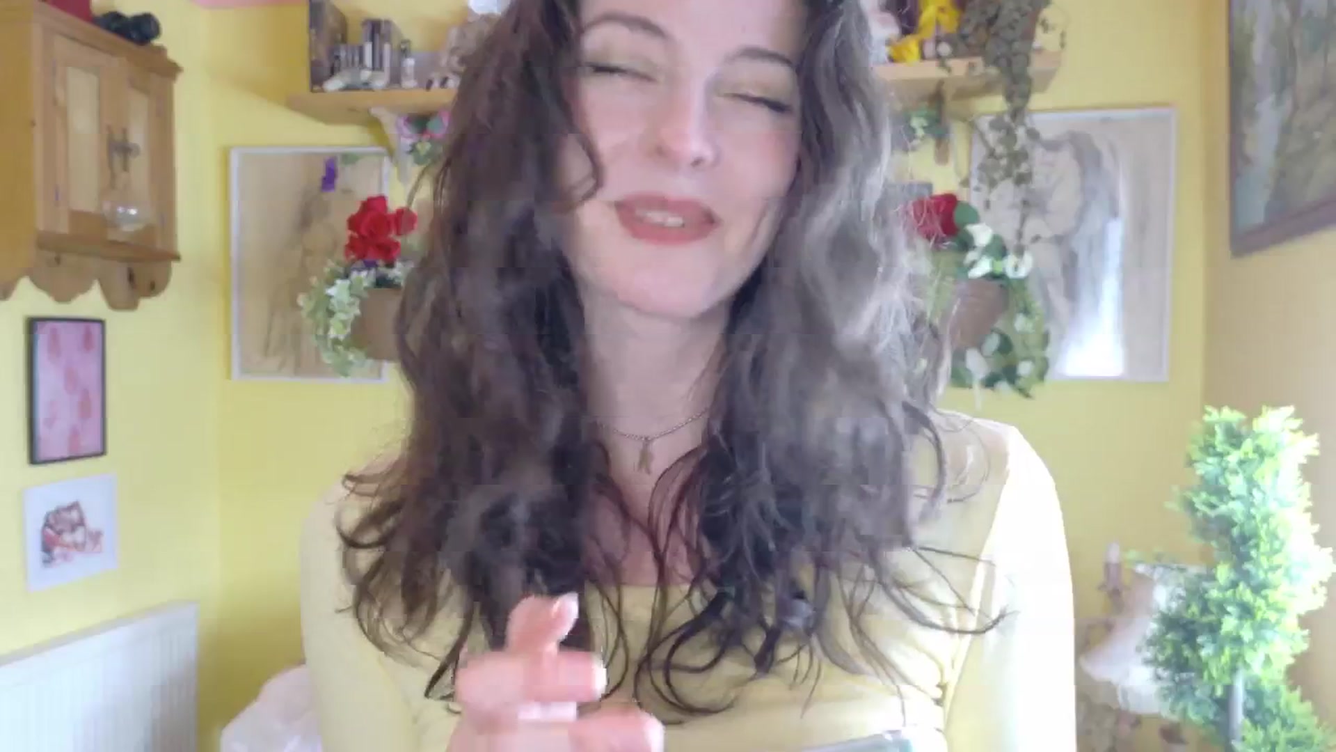 Gallery image thumbnail from porcelaincity's myfreecams stream on, 08/04/2025, 15:28 image 6 of 20