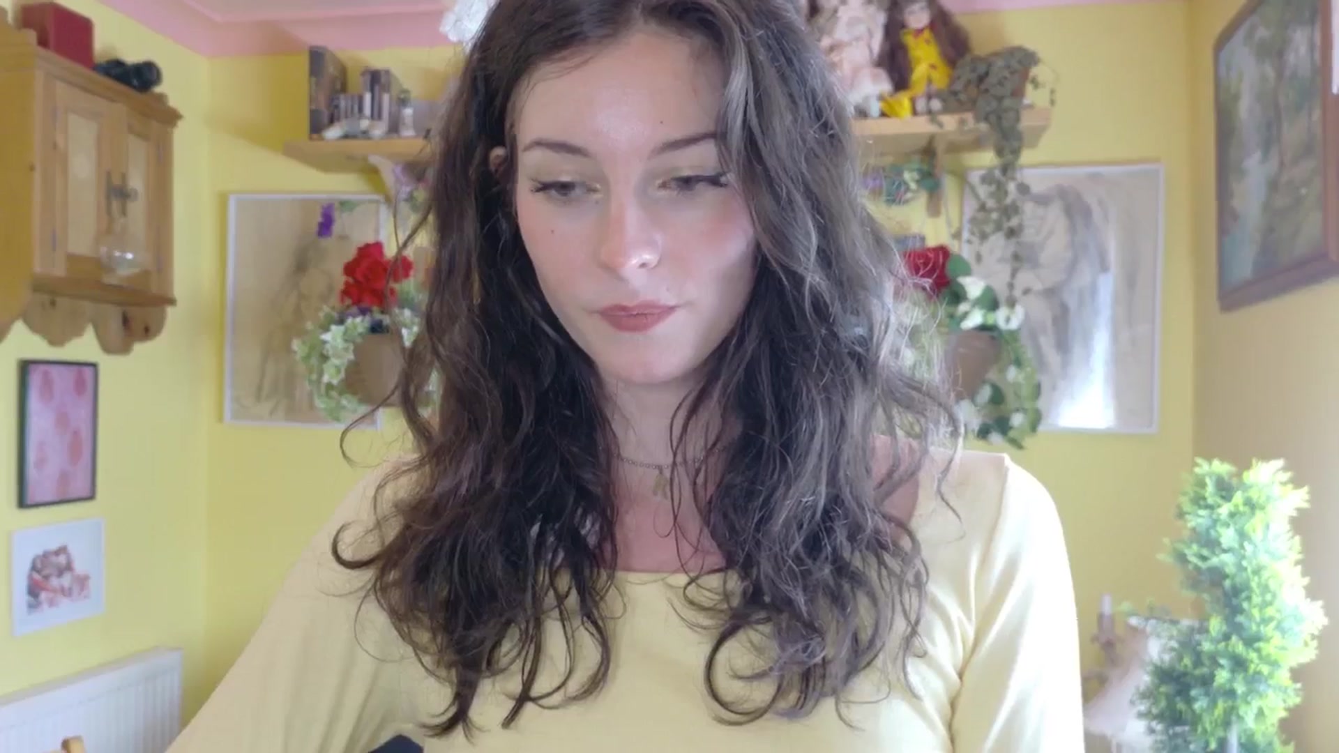 Gallery image thumbnail from porcelaincity's myfreecams stream on, 08/04/2025, 15:28 image 15 of 20