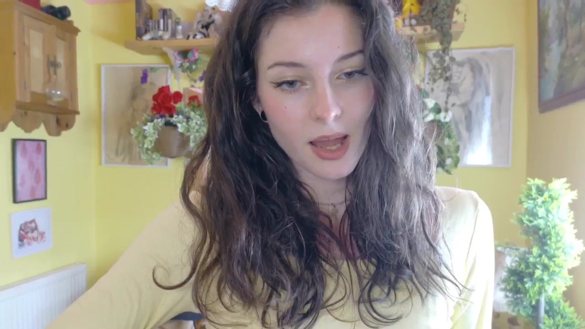Gallery image thumbnail from porcelaincity's myfreecams stream on, 08/04/2025, 15:28 image 7 of 20