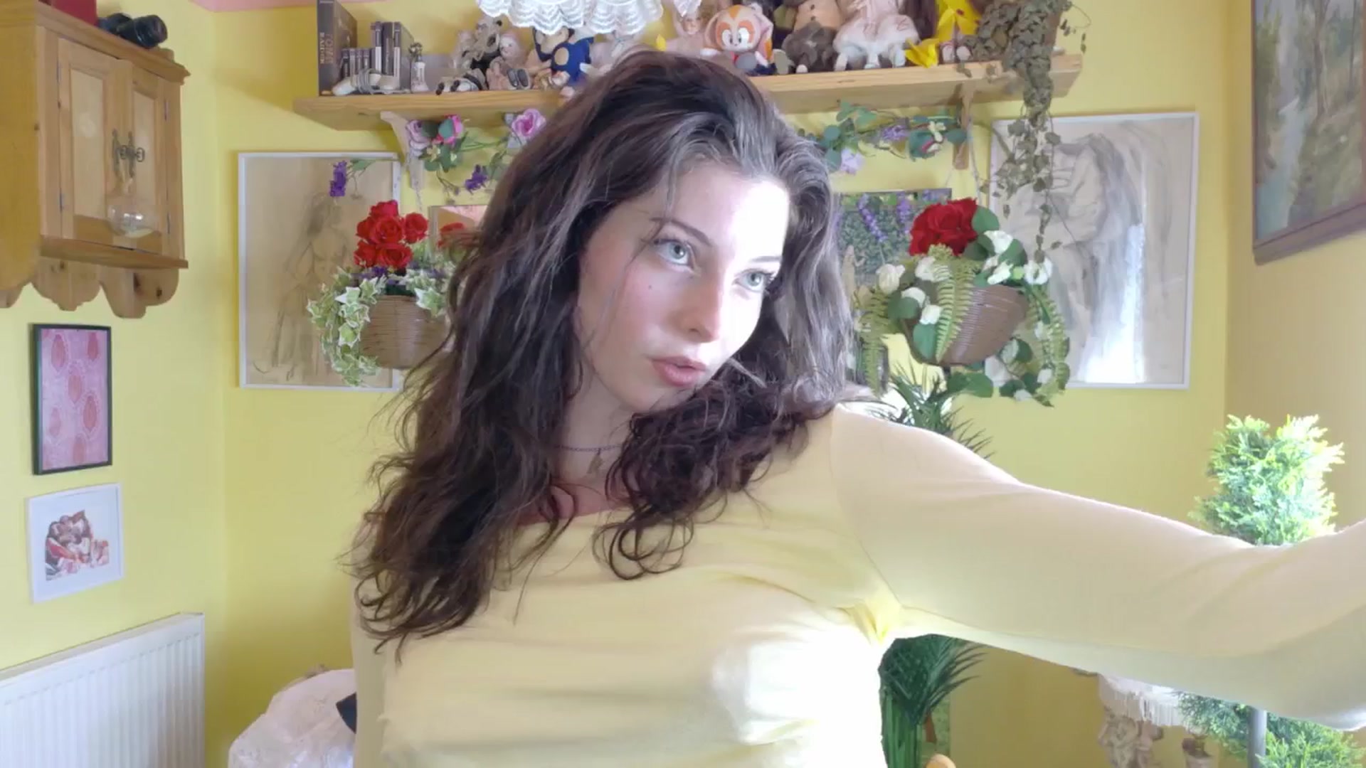 Gallery image thumbnail from porcelaincity's myfreecams stream on, 08/04/2025, 15:28 image 5 of 20