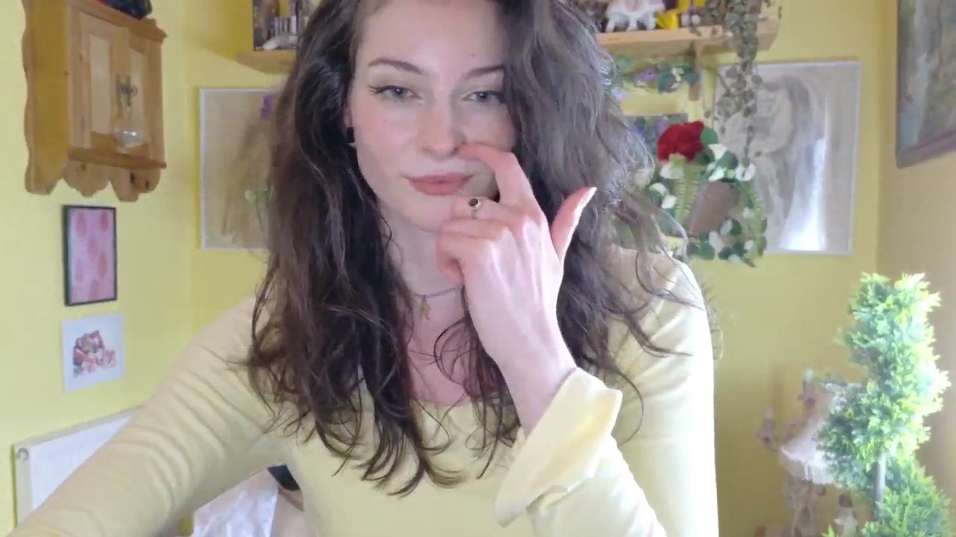 Gallery image thumbnail from porcelaincity's myfreecams stream on, 08/04/2025, 16:58 image 3 of 20