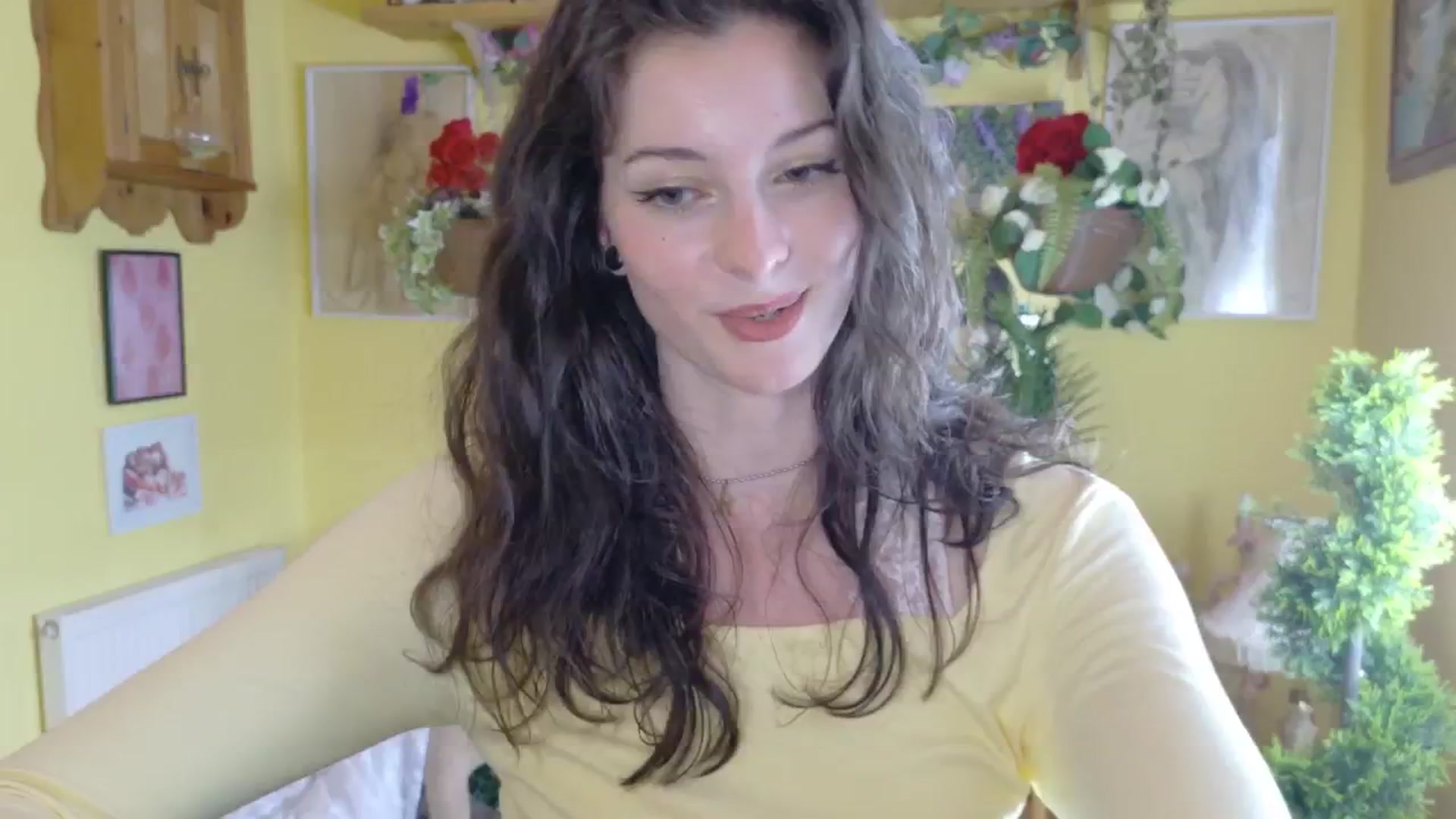 Gallery image thumbnail from porcelaincity's myfreecams stream on, 08/04/2025, 16:58 image 7 of 20
