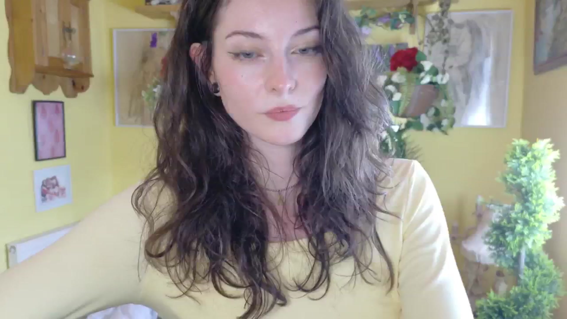 Gallery image thumbnail from porcelaincity's myfreecams stream on, 08/04/2025, 16:58 image 9 of 20