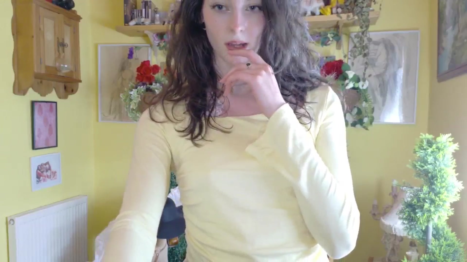 Gallery image thumbnail from porcelaincity's myfreecams stream on, 08/04/2025, 16:58 image 4 of 20