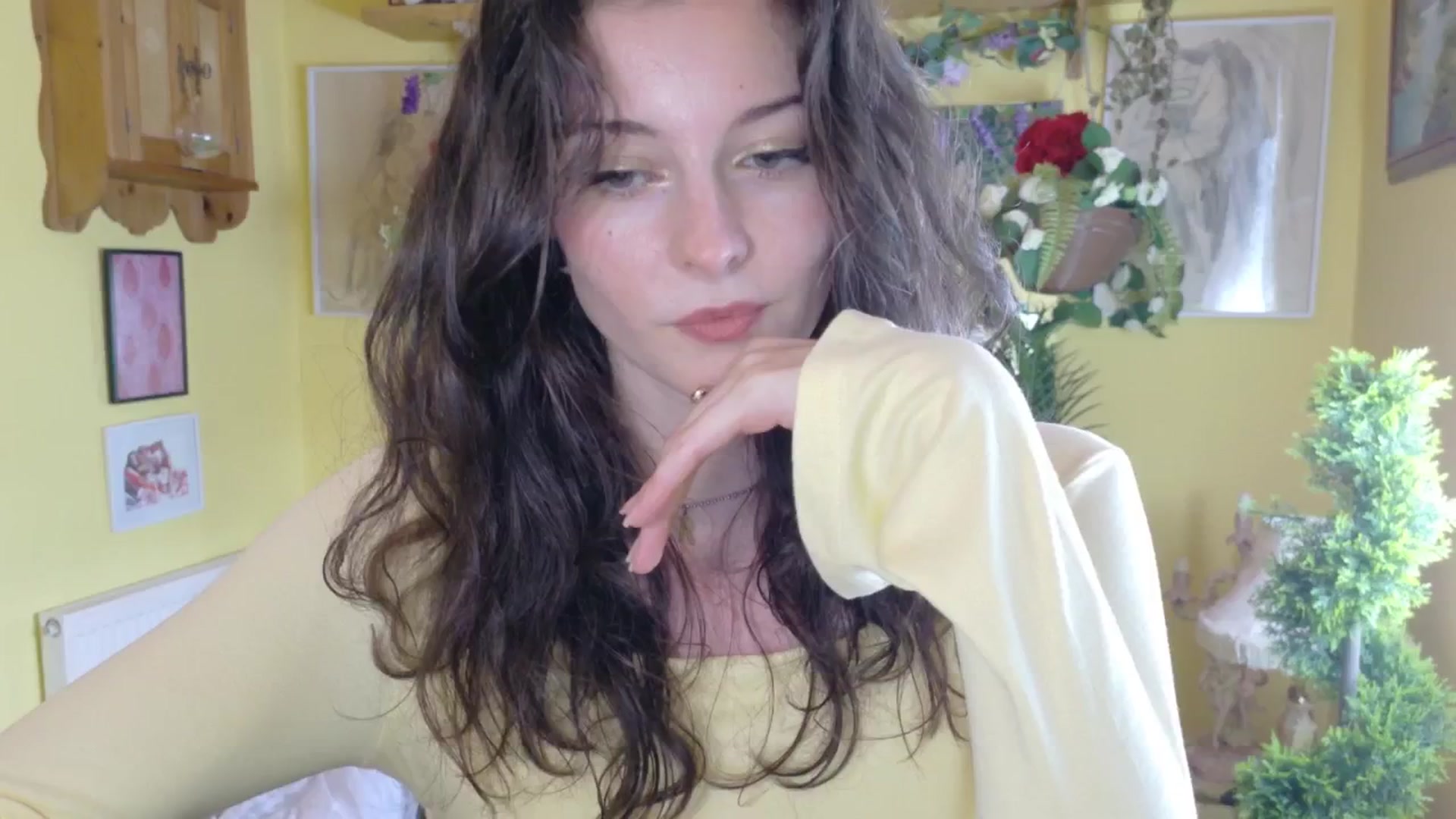 Gallery image thumbnail from porcelaincity's myfreecams stream on, 08/04/2025, 16:58 image 8 of 20