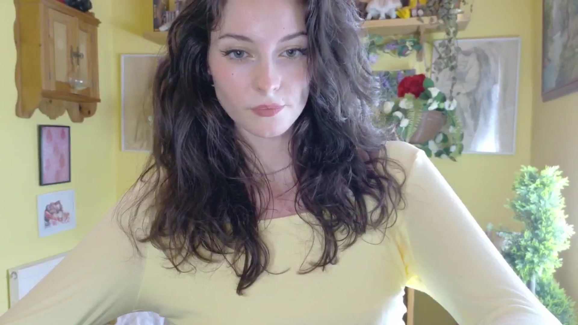 Gallery image thumbnail from porcelaincity's myfreecams stream on, 08/04/2025, 16:58 image 5 of 20