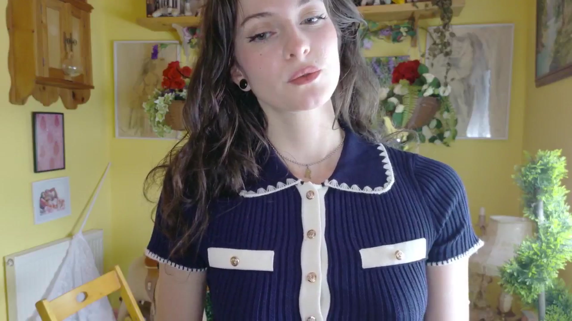 Gallery image thumbnail from porcelaincity's myfreecams stream on, 08/05/2025, 09:22 image 12 of 20