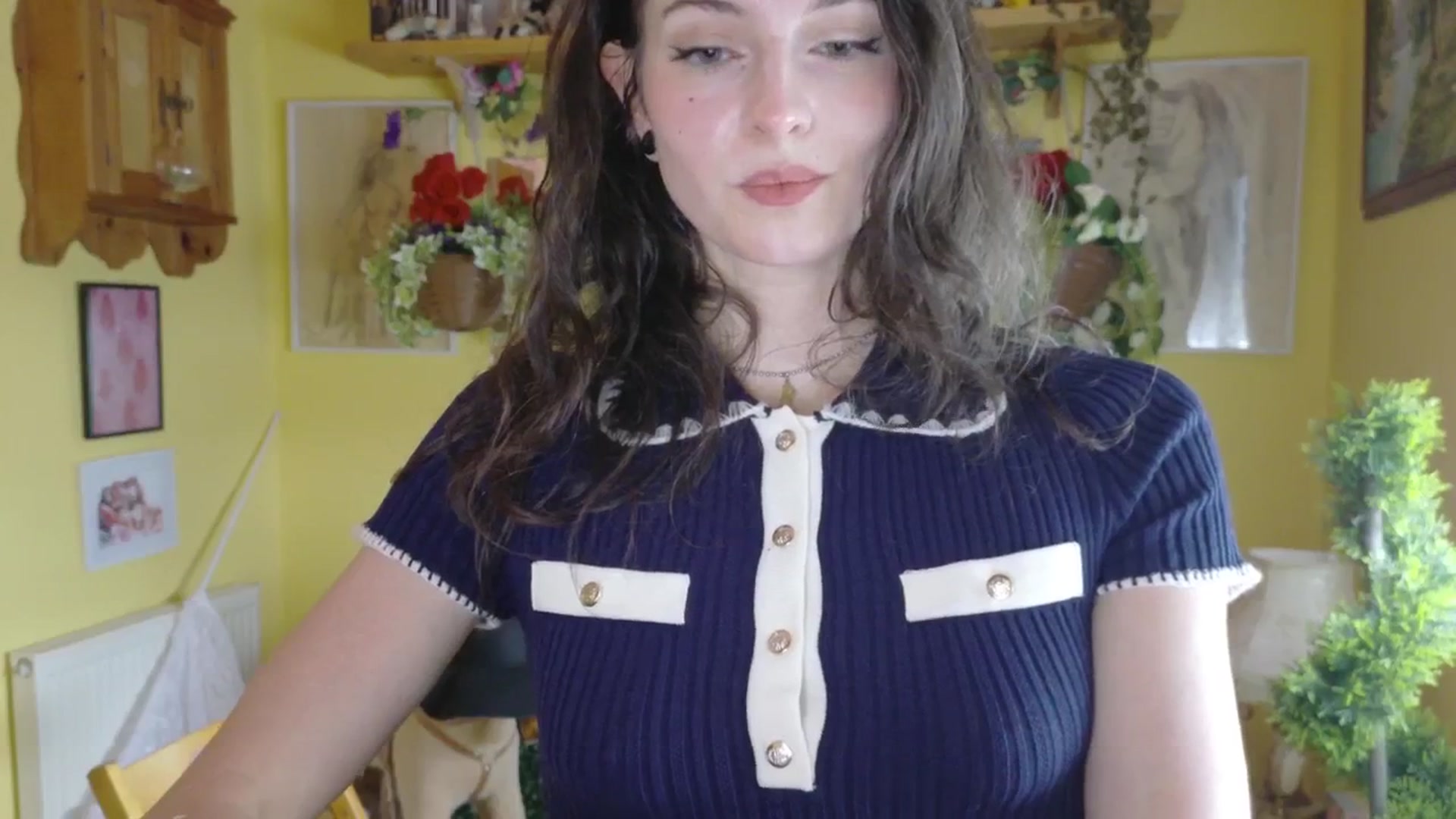 Gallery image thumbnail from porcelaincity's myfreecams stream on, 08/05/2025, 09:22 image 13 of 20