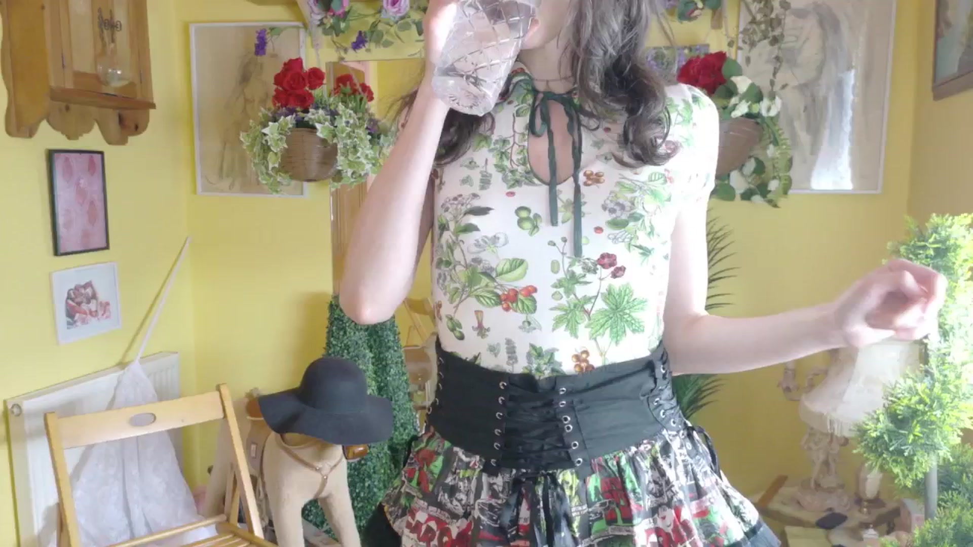 Gallery image thumbnail from porcelaincity's myfreecams stream on, 08/06/2025, 16:40 image 18 of 20