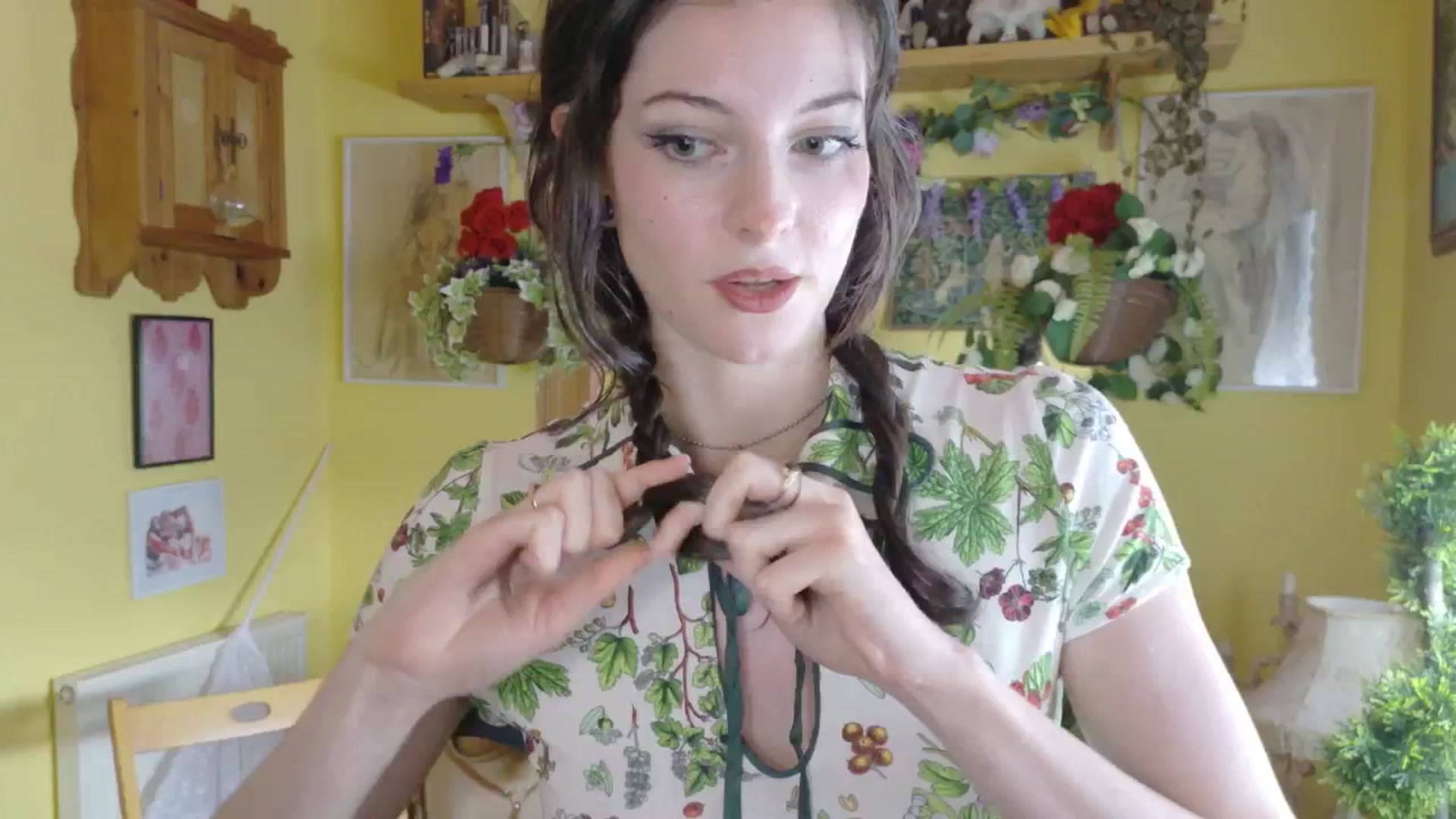Gallery image thumbnail from porcelaincity's myfreecams stream on, 08/06/2025, 16:40 image 16 of 20