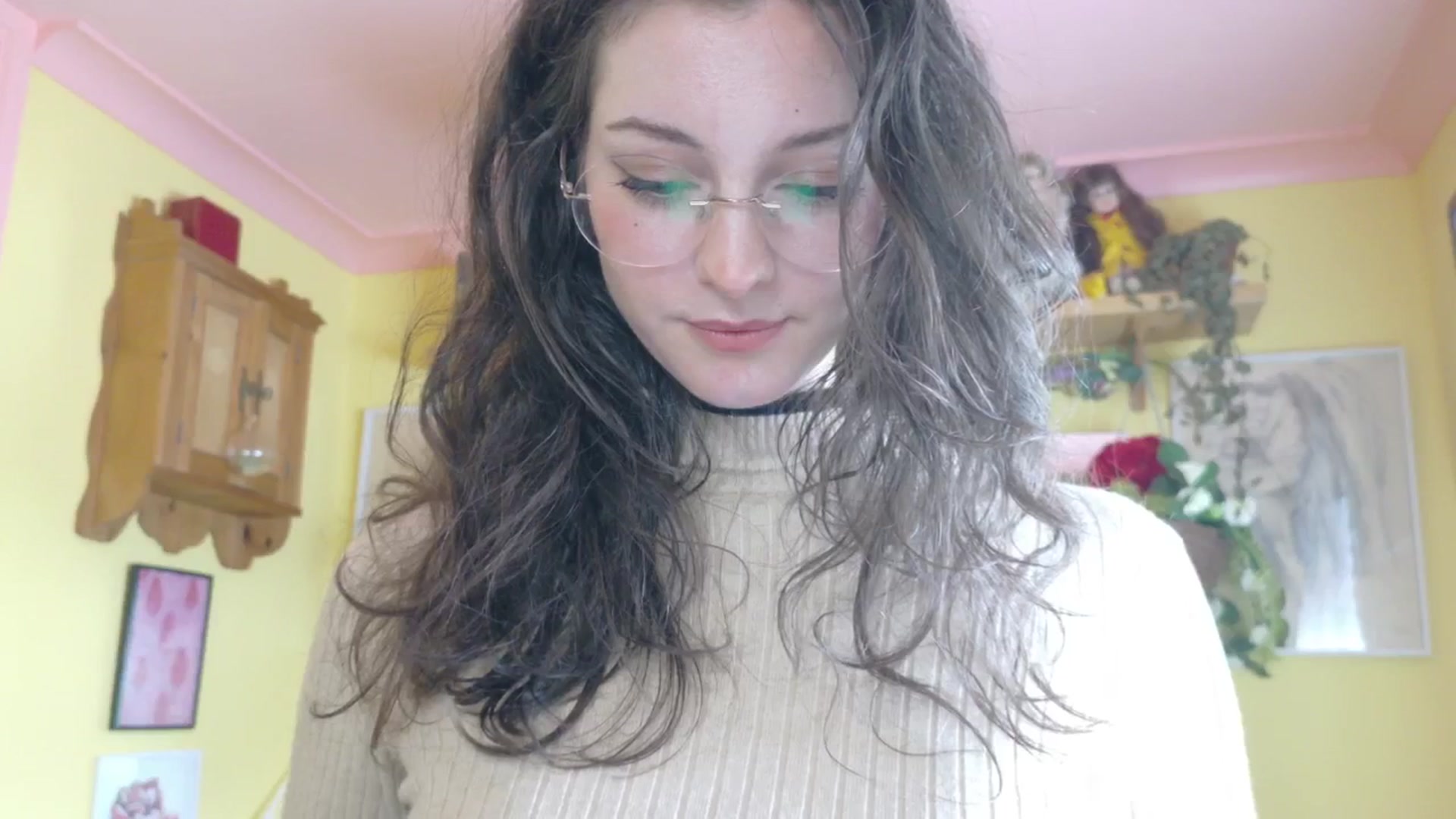 Gallery image thumbnail from porcelaincity's myfreecams stream on, 08/07/2025, 10:04 image 17 of 20