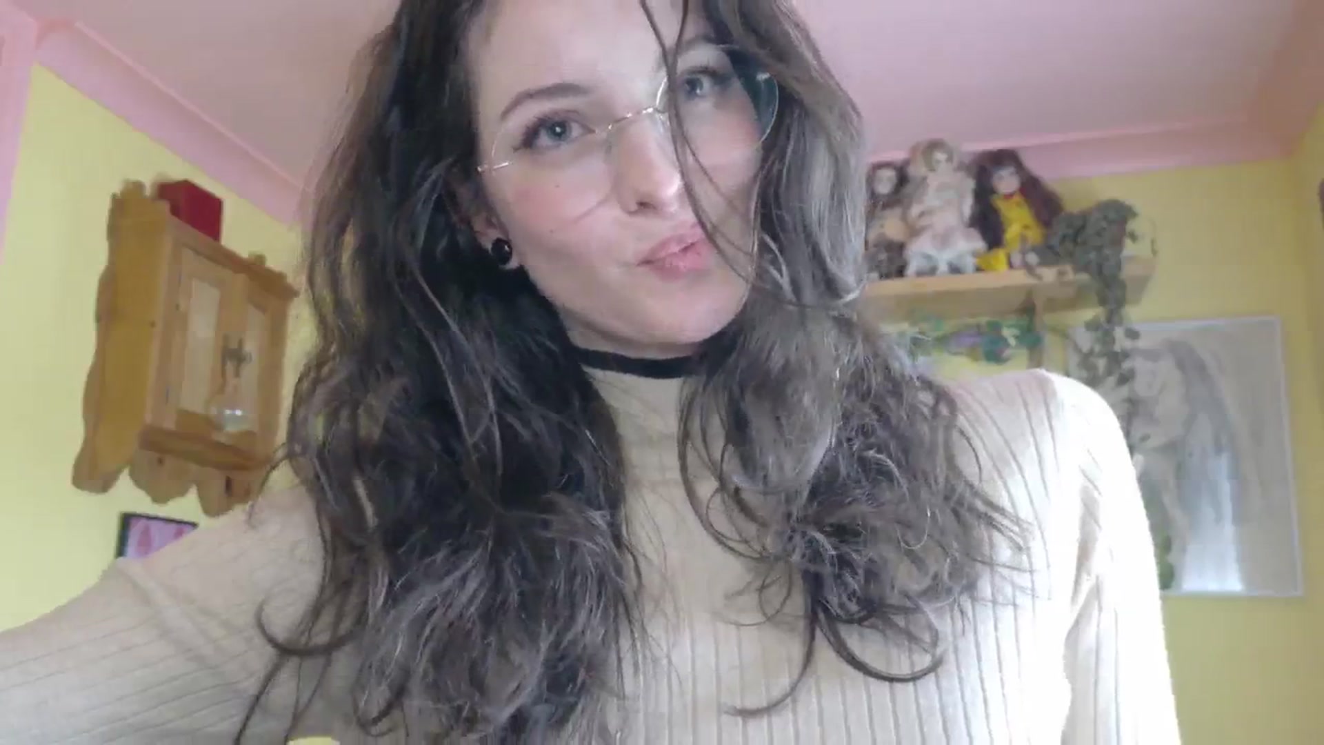 Gallery image thumbnail from porcelaincity's myfreecams stream on, 08/07/2025, 10:04 image 18 of 20