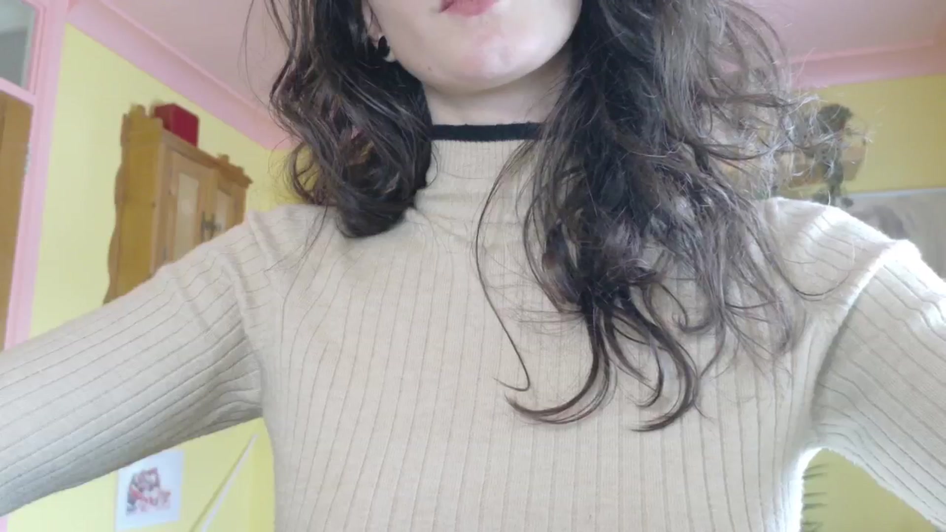 Gallery image thumbnail from porcelaincity's myfreecams stream on, 08/07/2025, 10:04 image 12 of 20